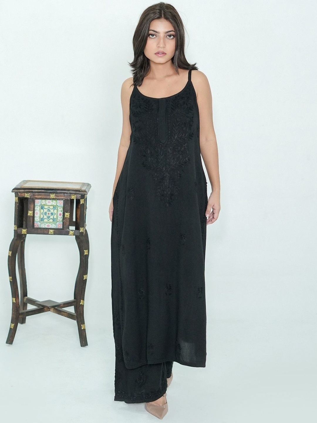 Ethnic Threads Floral Embroidered Shoulder Straps Chikankari Straight Kurta Wiith Palazzos, Black
Ethnic Threads Floral Embroidered Shoulder Straps Chikankari Straight Kurta Wiith Palazzos, Black