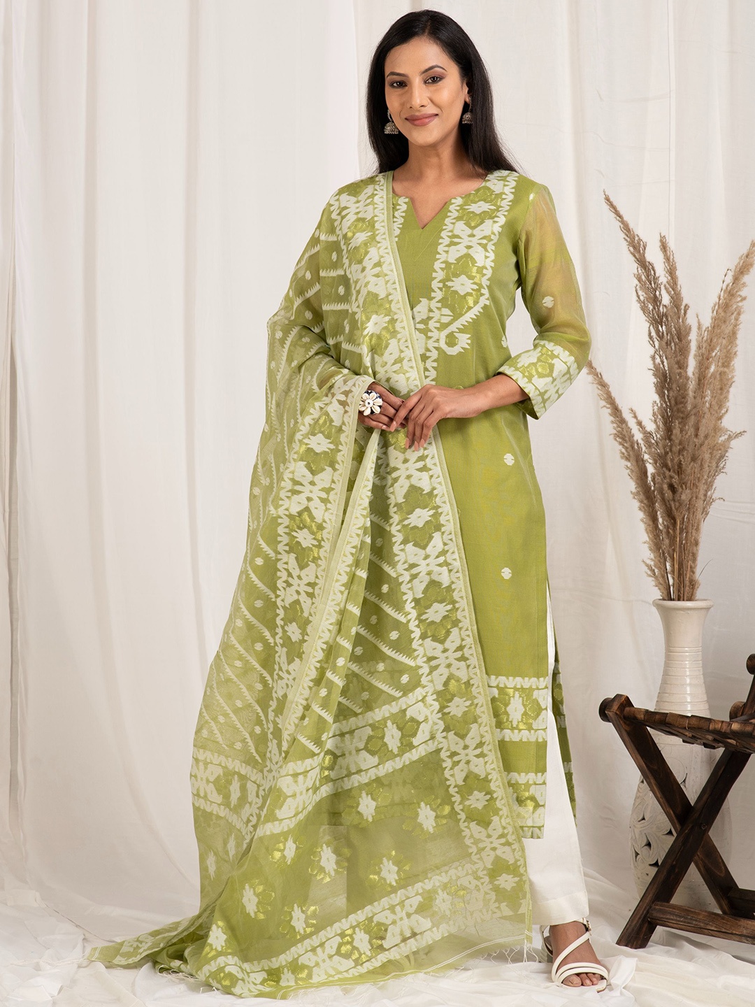 Kasturi Creations Ethnic Motifs Woven Design Pure Cotton Kurta With Trousers And Dupatta, Green
Kasturi Creations Ethnic Motifs Woven Design Pure Cotton Kurta With Trousers And Dupatta, Green