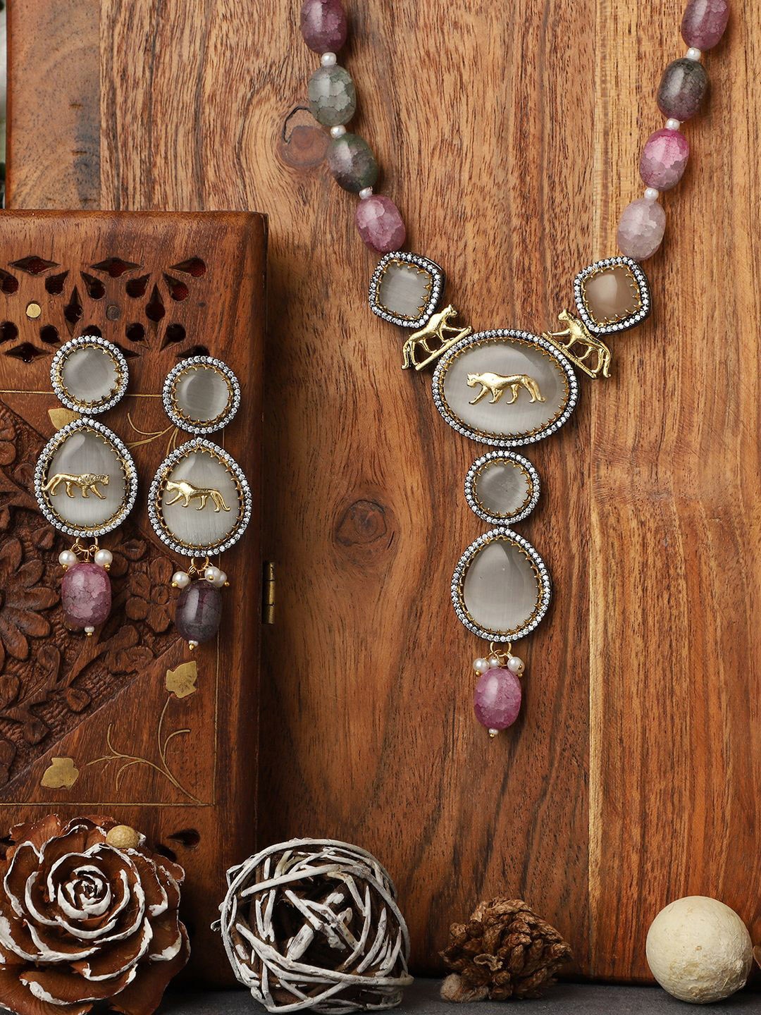 PATOLA BY VJ Gold-Plated Artificial Stones and Beads-Studded & Beaded Jewellery Set
PATOLA BY VJ Gold-Plated Artificial Stones and Beads-Studded & Beaded Jewellery Set