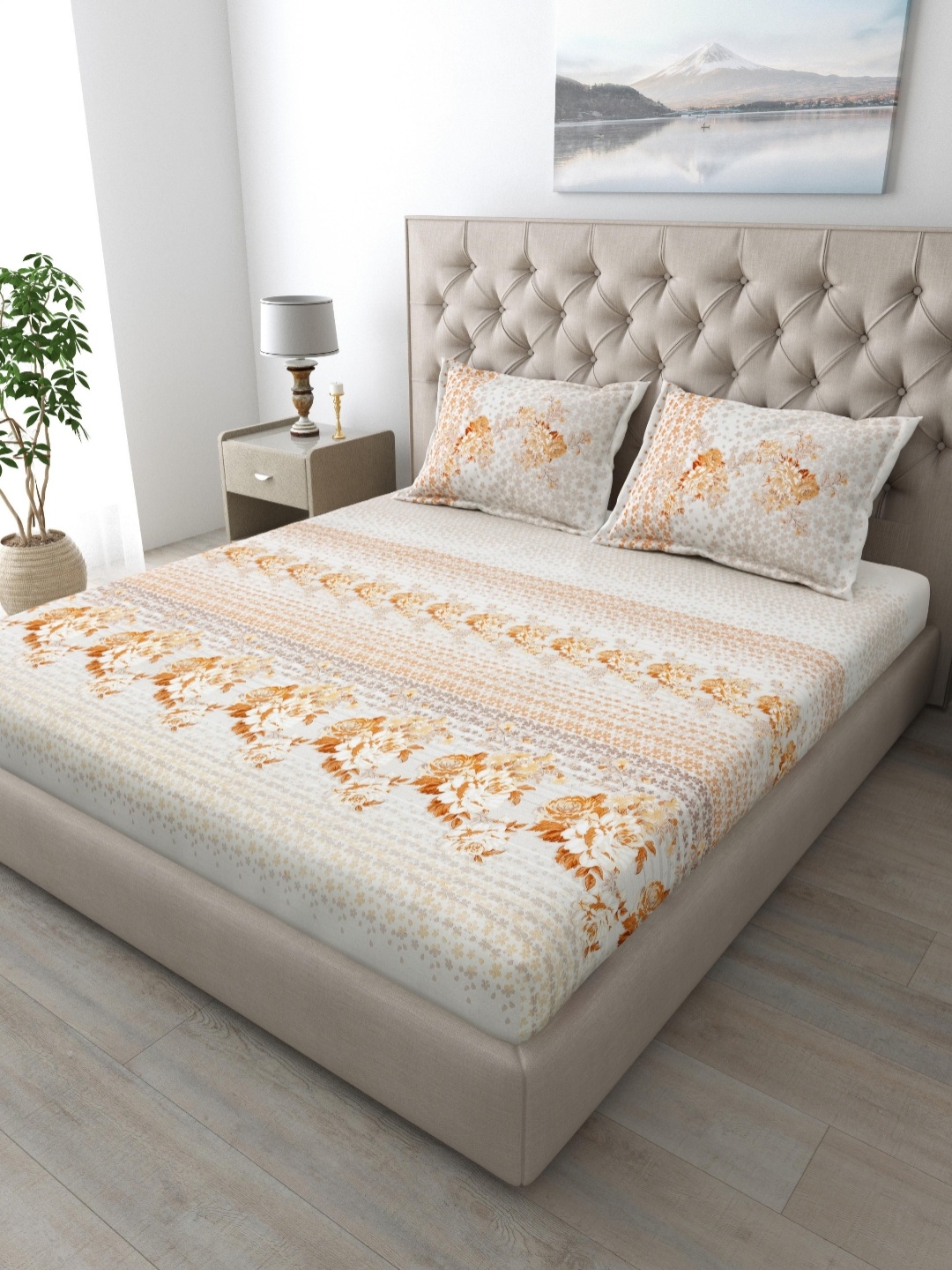 MAFATLAL Beige & Cream Floral Printed 186 TC Cotton King Bedsheet Set 2.74 m x 2.74 m
MAFATLAL Beige & Cream Floral Printed 186 TC Cotton King Bedsheet Set 2.74 m x 2.74 m