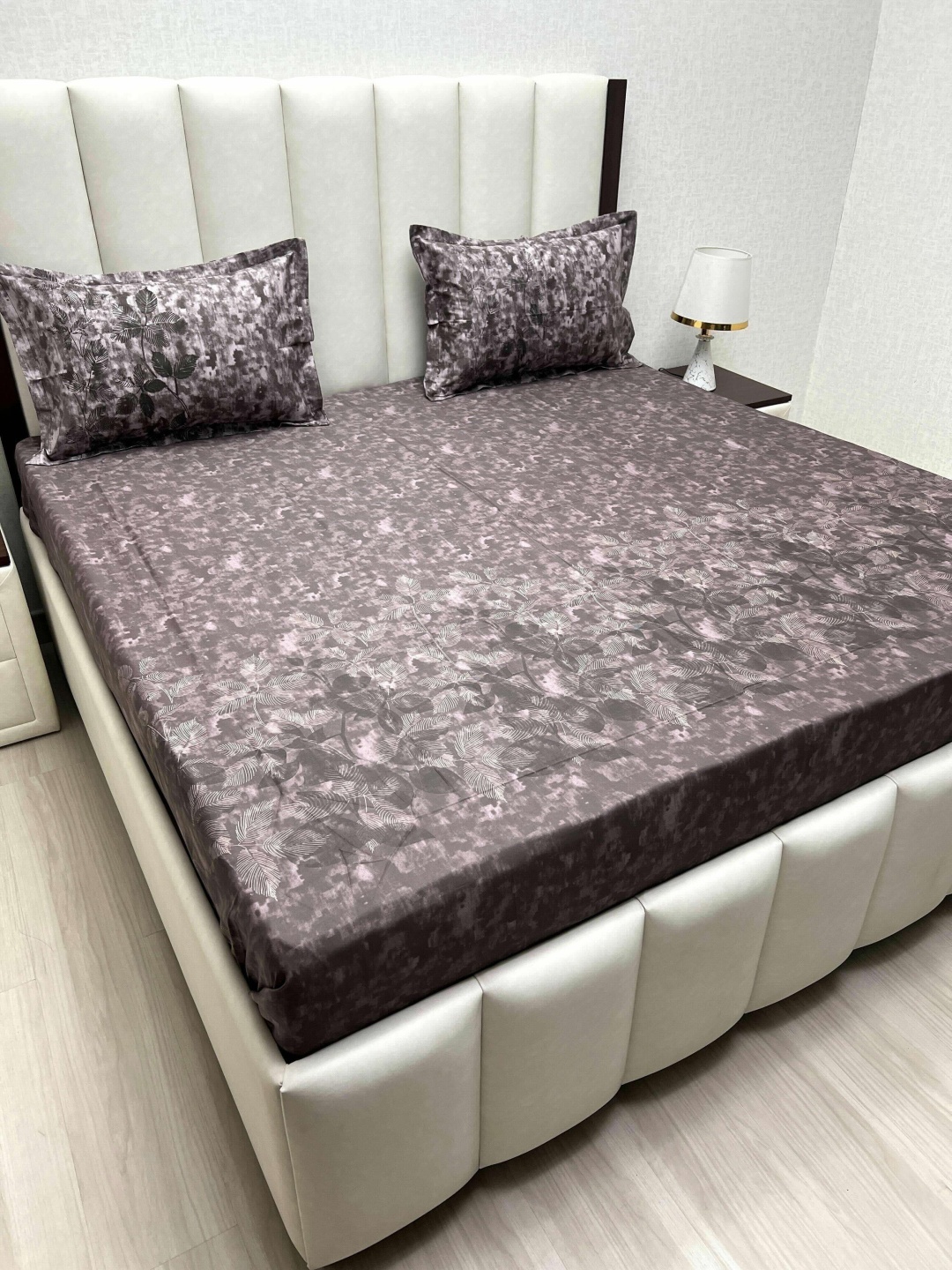 Pure Decor Royal Majestic Purple Printed Pure Cotton 500TC King Bedsheet Set 2.74m x 2.74m
Pure Decor Royal Majestic Purple Printed Pure Cotton 500TC King Bedsheet Set 2.74m x 2.74m