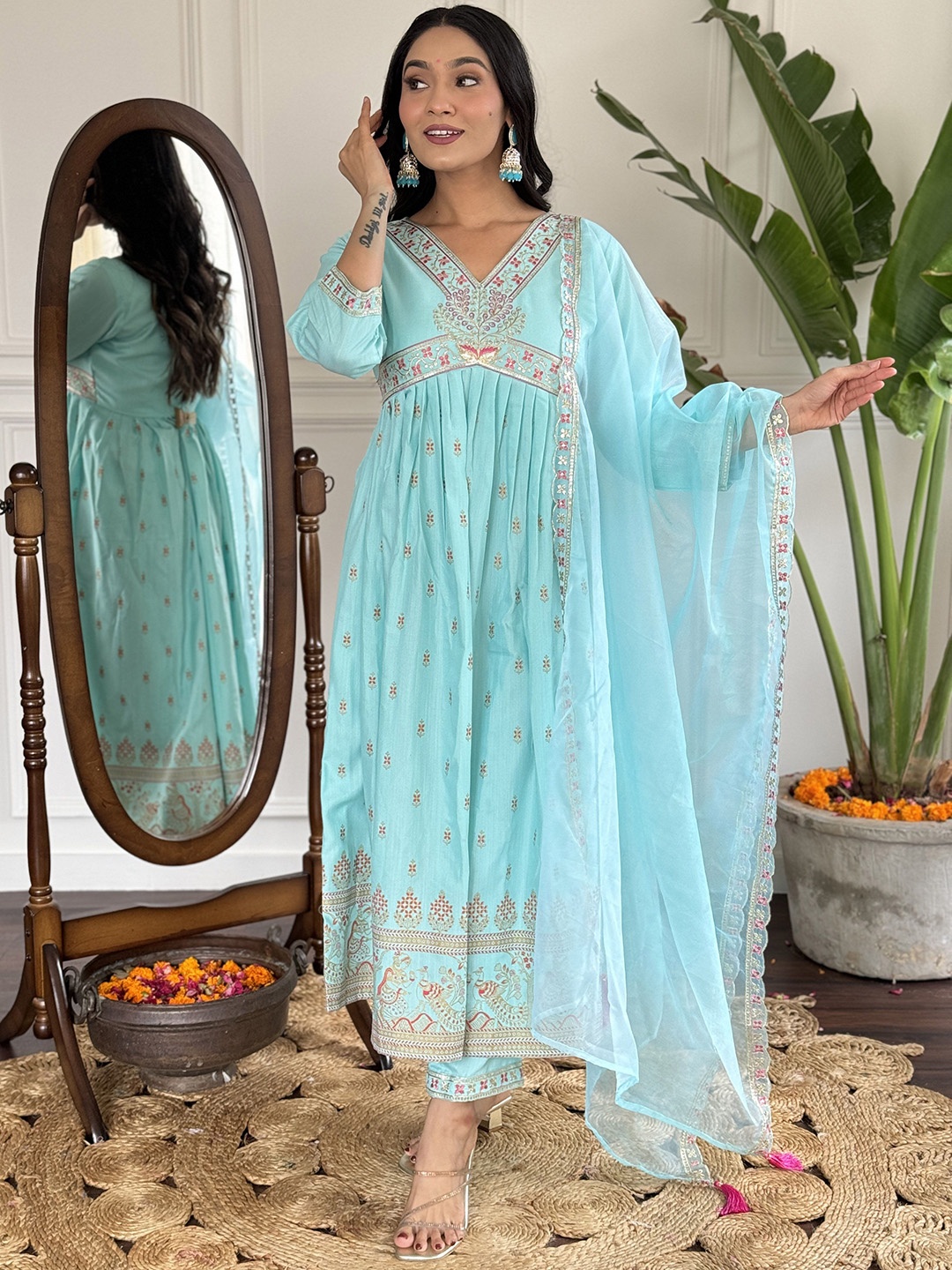 Navlik Floral Embroidered V-Neck Anarkali Empire Kurta With Trousers & Dupatta, Blue
Navlik Floral Embroidered V-Neck Anarkali Empire Kurta With Trousers & Dupatta, Blue
