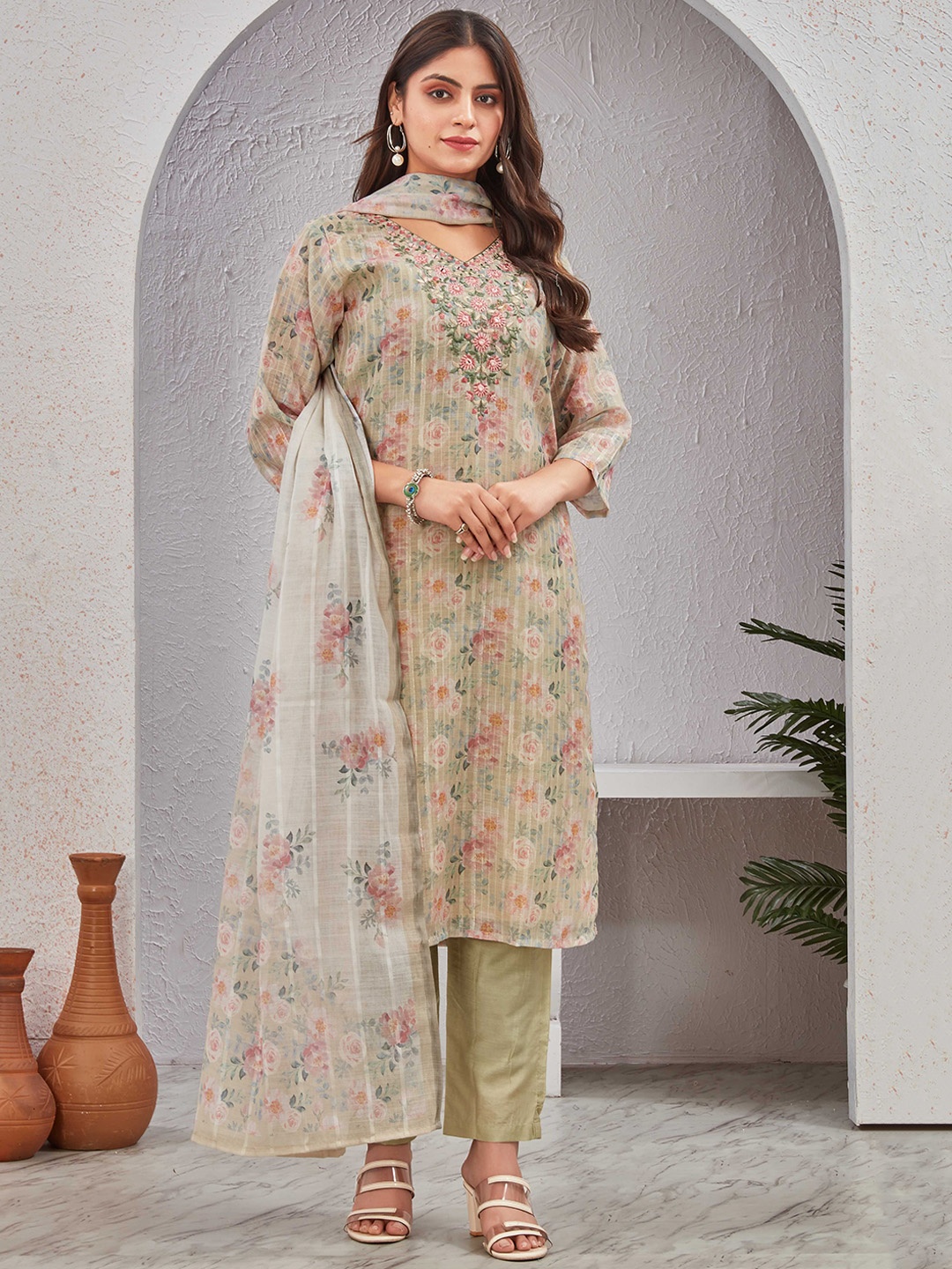 Moda Rapido Women Floral Embroidered Regular Chanderi Silk Kurta with Trousers & With Dupatta, Green
Moda Rapido Women Floral Embroidered Regular Chanderi Silk Kurta with Trousers & With Dupatta, Green