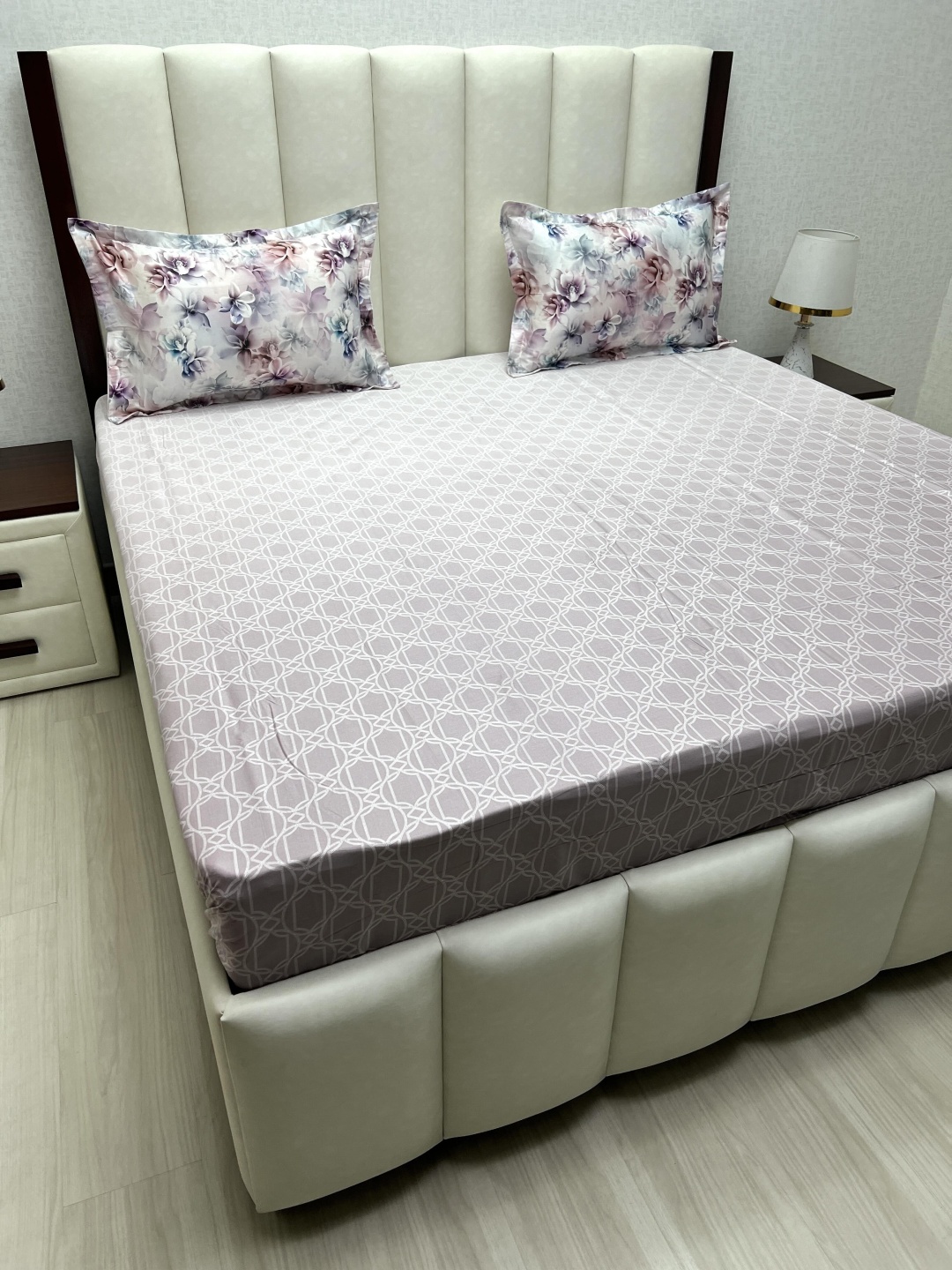 Pure Decor Royal Majestic Grey Printed Pure Cotton 600 TC King Bedsheet Set 2.74m x 2.74m
Pure Decor Royal Majestic Grey Printed Pure Cotton 600 TC King Bedsheet Set 2.74m x 2.74m