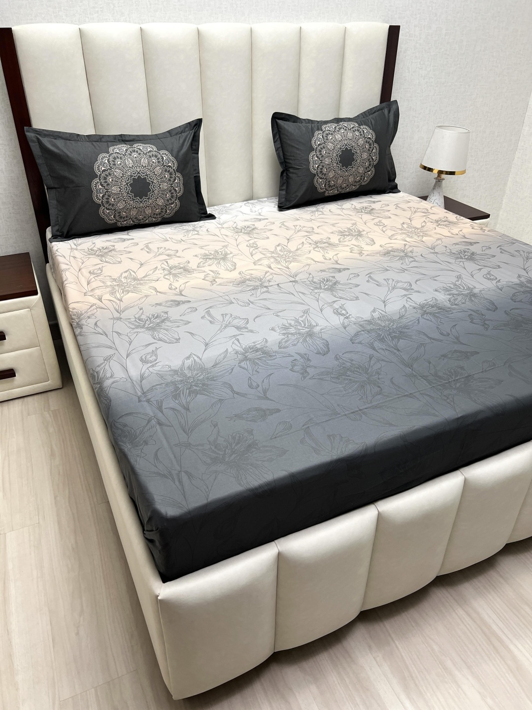 Pure Decor Royal Majestic Grey & Cream Floral 250 TC King Bedsheet Set 2.74 m x 2.74 m
Pure Decor Royal Majestic Grey & Cream Floral 250 TC King Bedsheet Set 2.74 m x 2.74 m