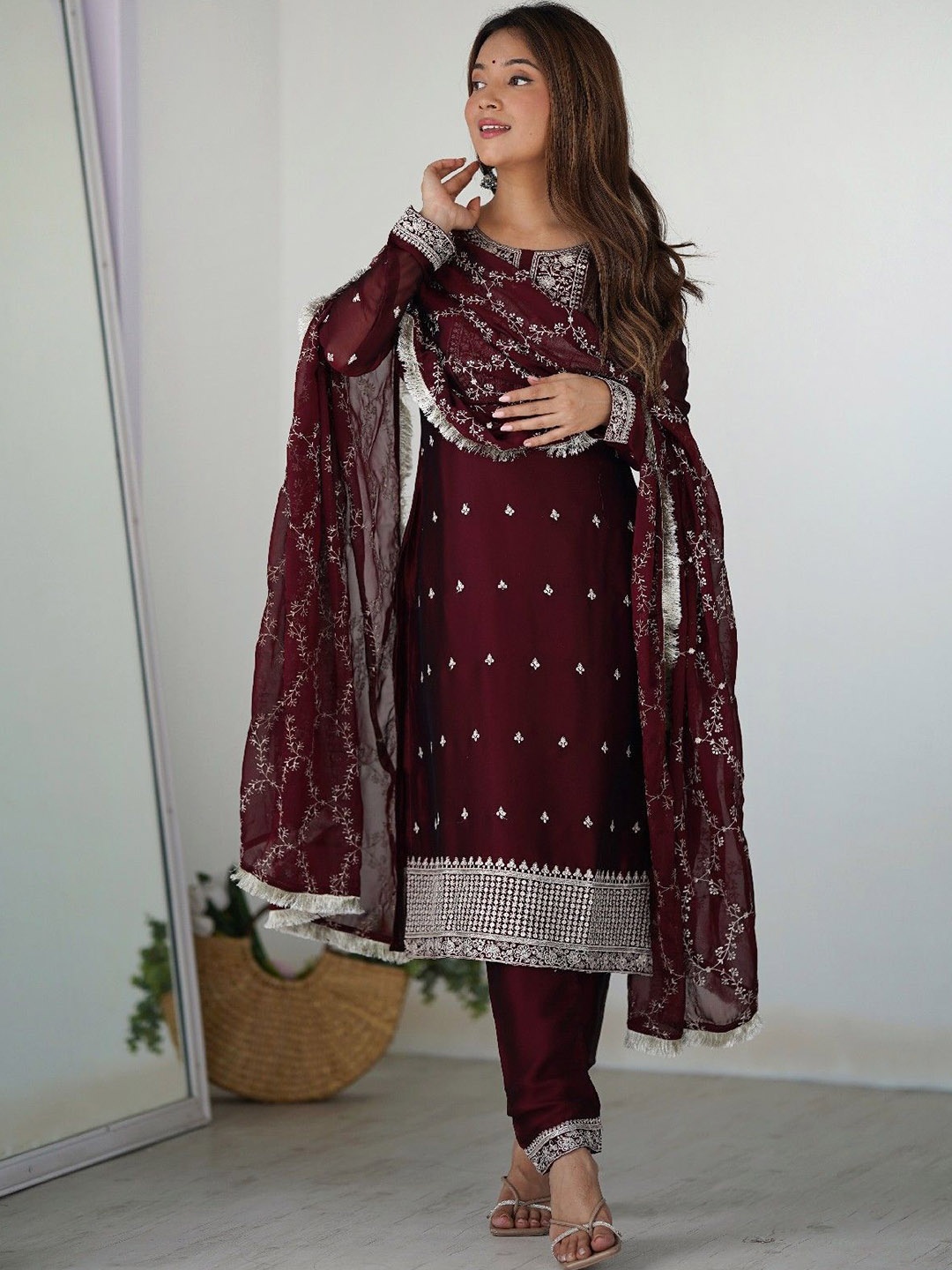 Yara Creation Floral Embroidered Sequinned Rangoli Silk Kurta with Trousers & With Dupatta, Maroon
Yara Creation Floral Embroidered Sequinned Rangoli Silk Kurta with Trousers & With Dupatta, Maroon
