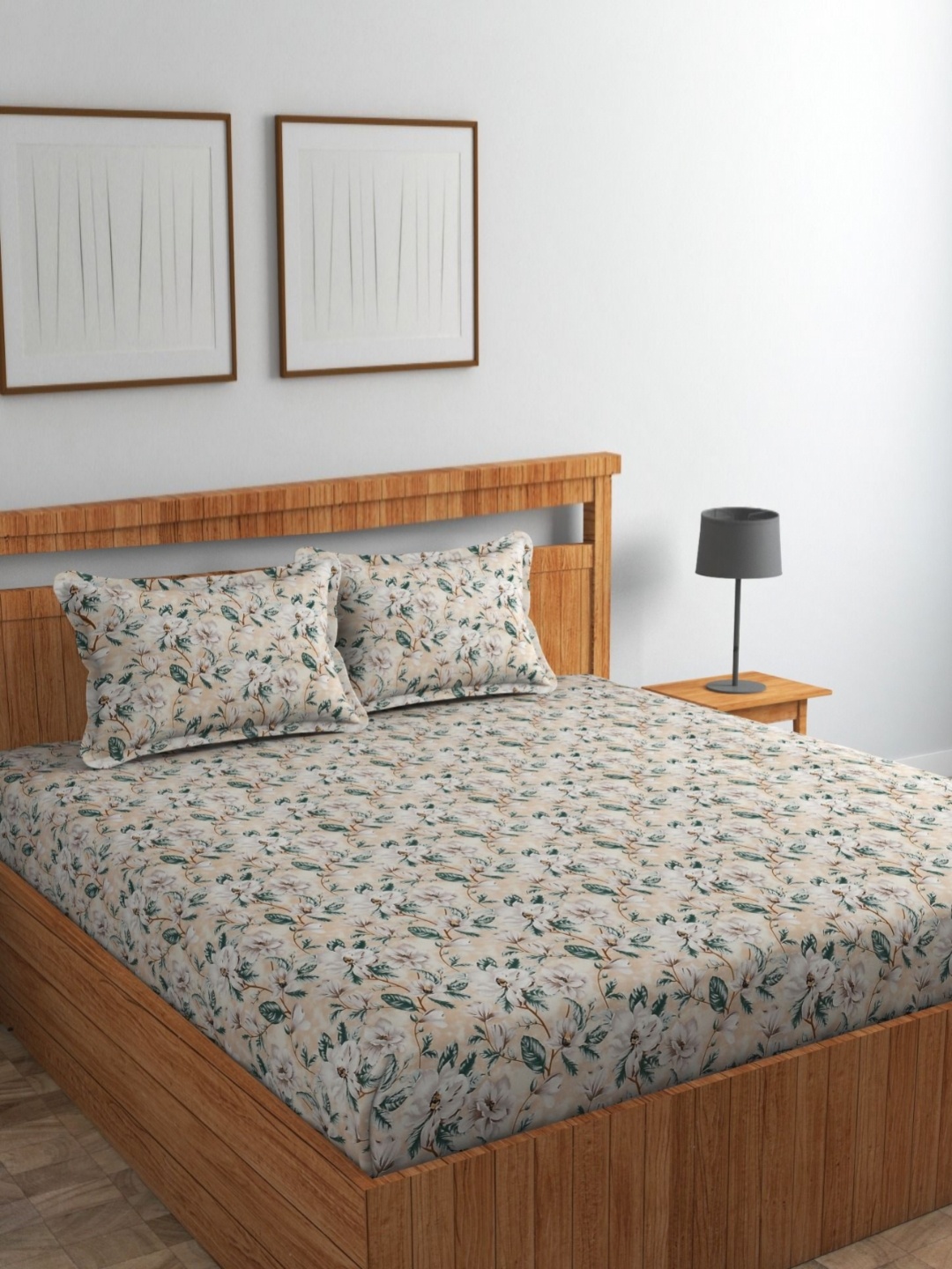 Jizzby Peach & White Floral Printed 240 TC Cotton Queen Bedsheet Set 2.28 m x 2.54 m
Jizzby Peach & White Floral Printed 240 TC Cotton Queen Bedsheet Set 2.28 m x 2.54 m