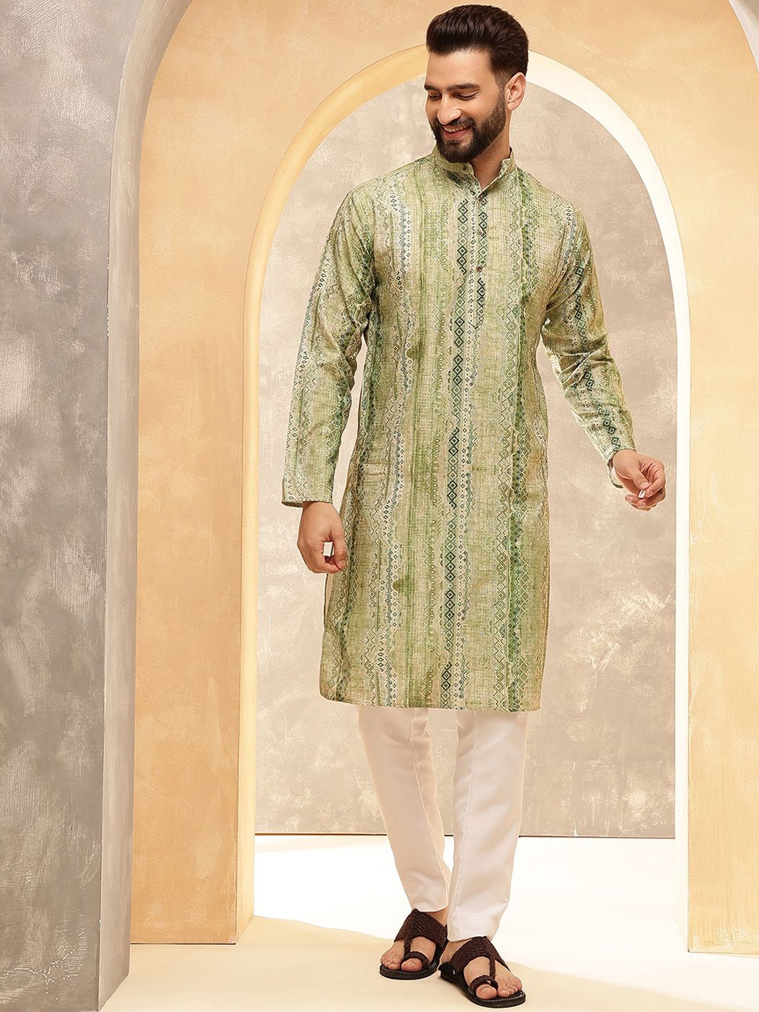 SOJANYA Ethnic Motifs Printed Mandarin Collar Sequinned Cotton Silk Kurta With Pyjamas, Green
SOJANYA Ethnic Motifs Printed Mandarin Collar Sequinned Cotton Silk Kurta With Pyjamas, Green