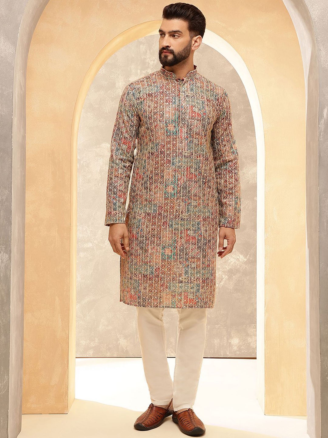 SOJANYA Floral Embroidered Mandarin Collar Sequinned Cotton Silk Kurta With Pyjamas, Maroon
SOJANYA Floral Embroidered Mandarin Collar Sequinned Cotton Silk Kurta With Pyjamas, Maroon