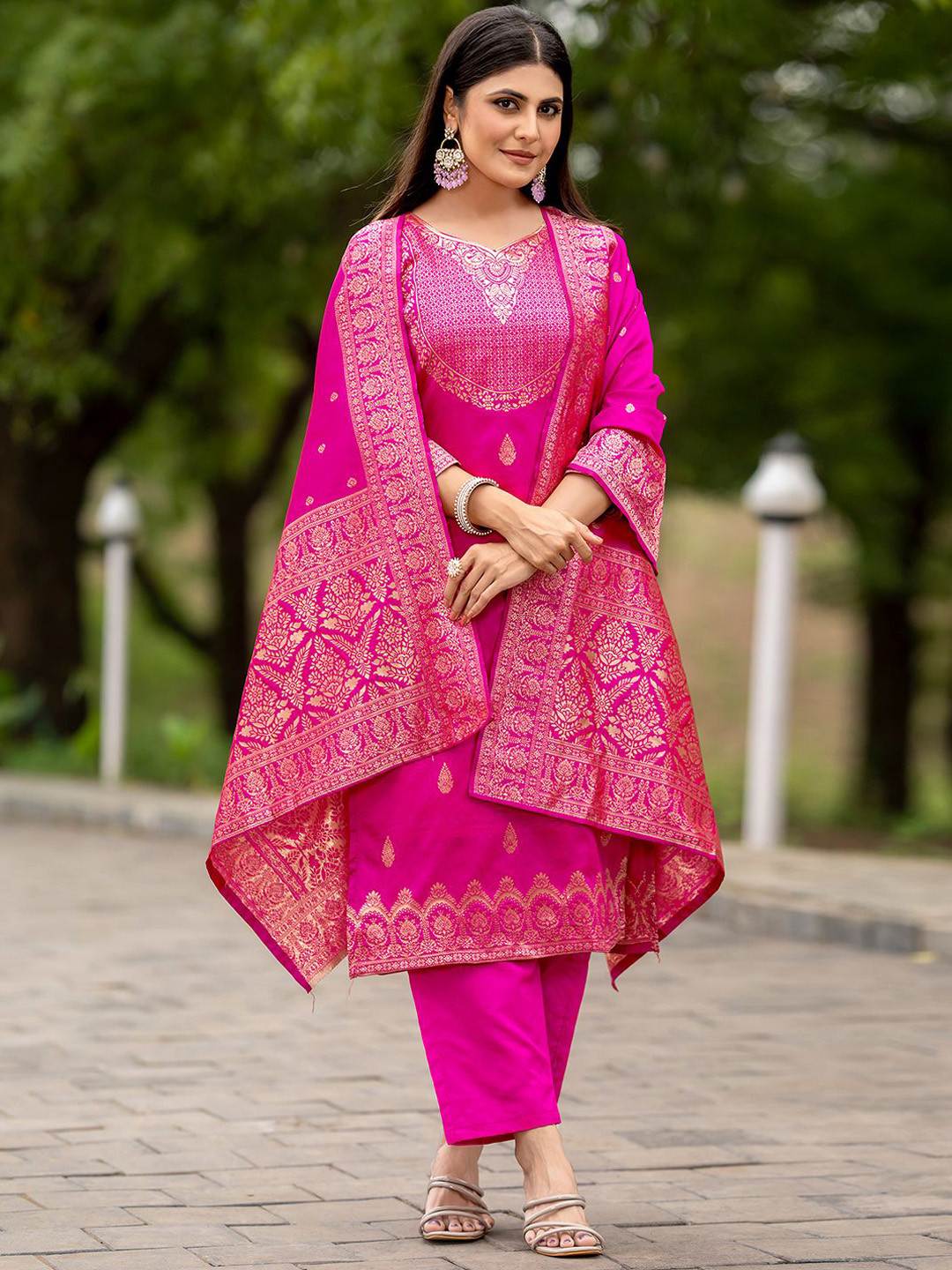 KALINI Floral Woven Design Sweetheart Neck Straight Kurta With Trouser And Dupatta, Pink
KALINI Floral Woven Design Sweetheart Neck Straight Kurta With Trouser And Dupatta, Pink