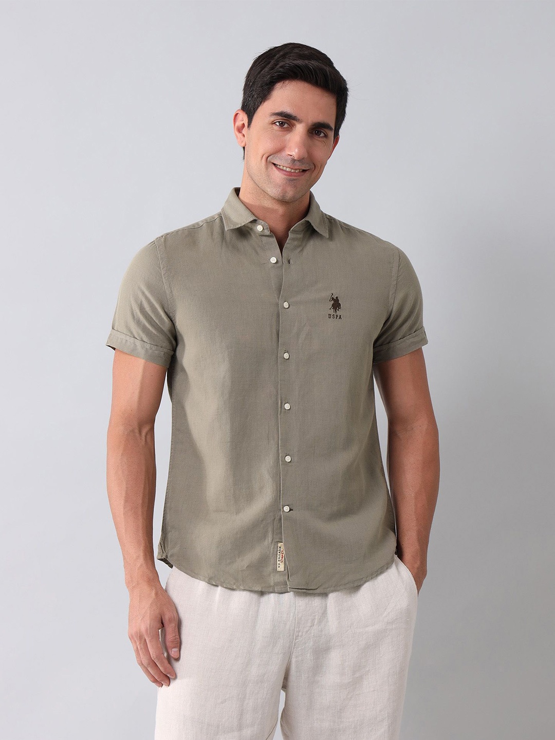 U.S. Polo Assn. Denim Co. Men Classic Fit Spread Collar Solid Linen Casual Shirt, Green
U.S. Polo Assn. Denim Co. Men Classic Fit Spread Collar Solid Linen Casual Shirt, Green