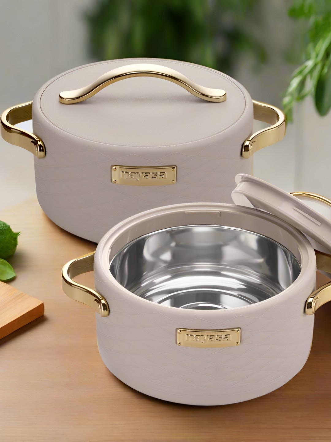 Nayasa Tyson Set of 2 Beige & Gold-Toned Inner Stainless Steel Insulated Casseroles - 1.5L
Nayasa Tyson Set of 2 Beige & Gold-Toned Inner Stainless Steel Insulated Casseroles - 1.5L