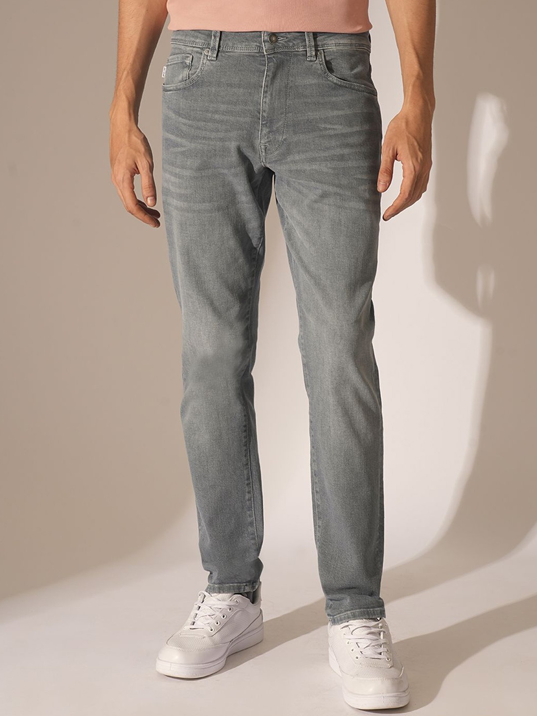 SELECTED Men Slim Fit Mid-Rise Whiskers and Chevrons Light Fade Stretchable Jeans, Grey
SELECTED Men Slim Fit Mid-Rise Whiskers and Chevrons Light Fade Stretchable Jeans, Grey
