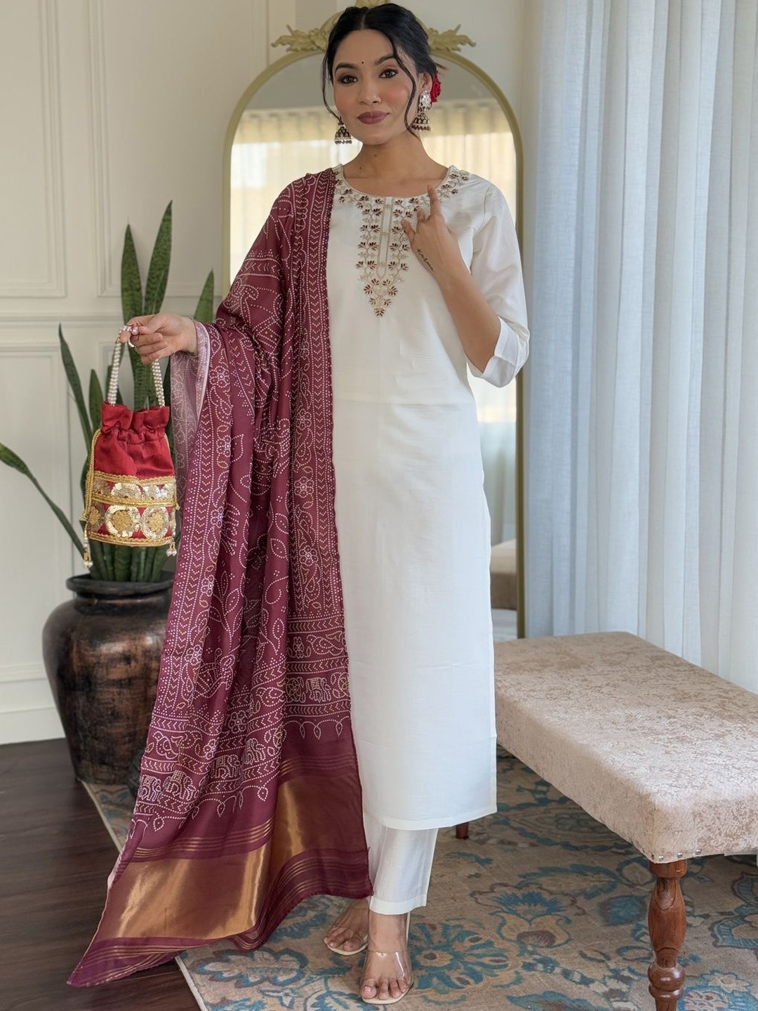 REALLTREND Floral Yoke Design Round Neck Sequinned Straight Kurta With Trousers & Dupatta, White
REALLTREND Floral Yoke Design Round Neck Sequinned Straight Kurta With Trousers & Dupatta, White