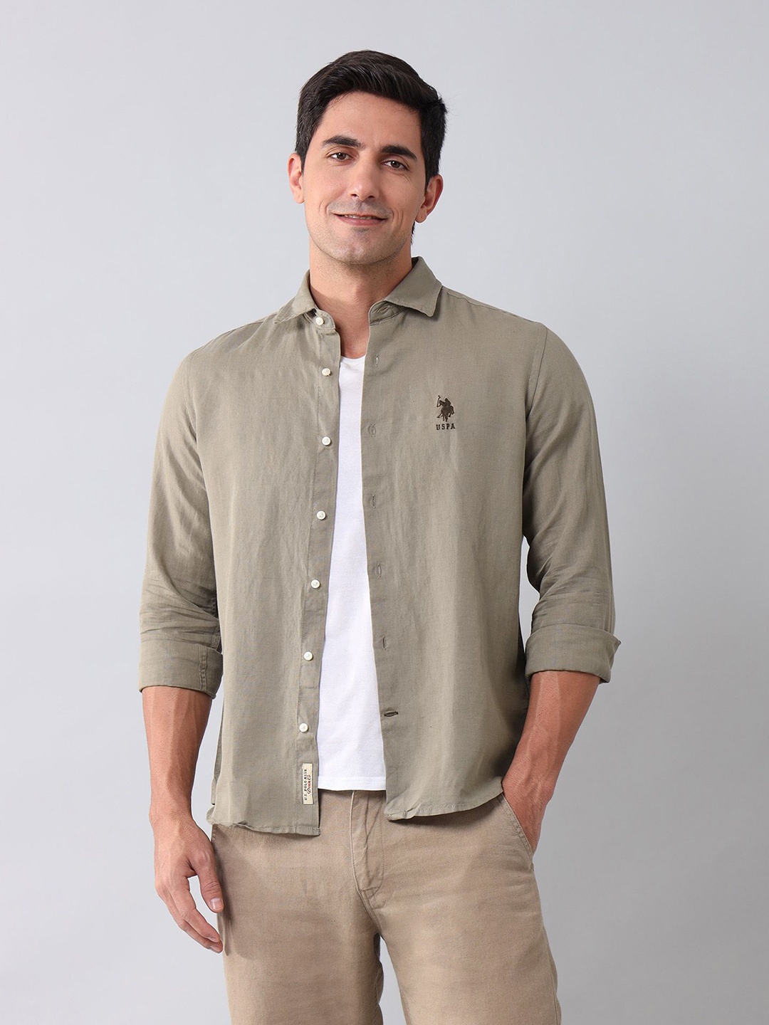 U.S. Polo Assn. Denim Co. Men Classic Slim Fit Spread Collar Solid Linen Casual Shirt, Green
U.S. Polo Assn. Denim Co. Men Classic Slim Fit Spread Collar Solid Linen Casual Shirt, Green