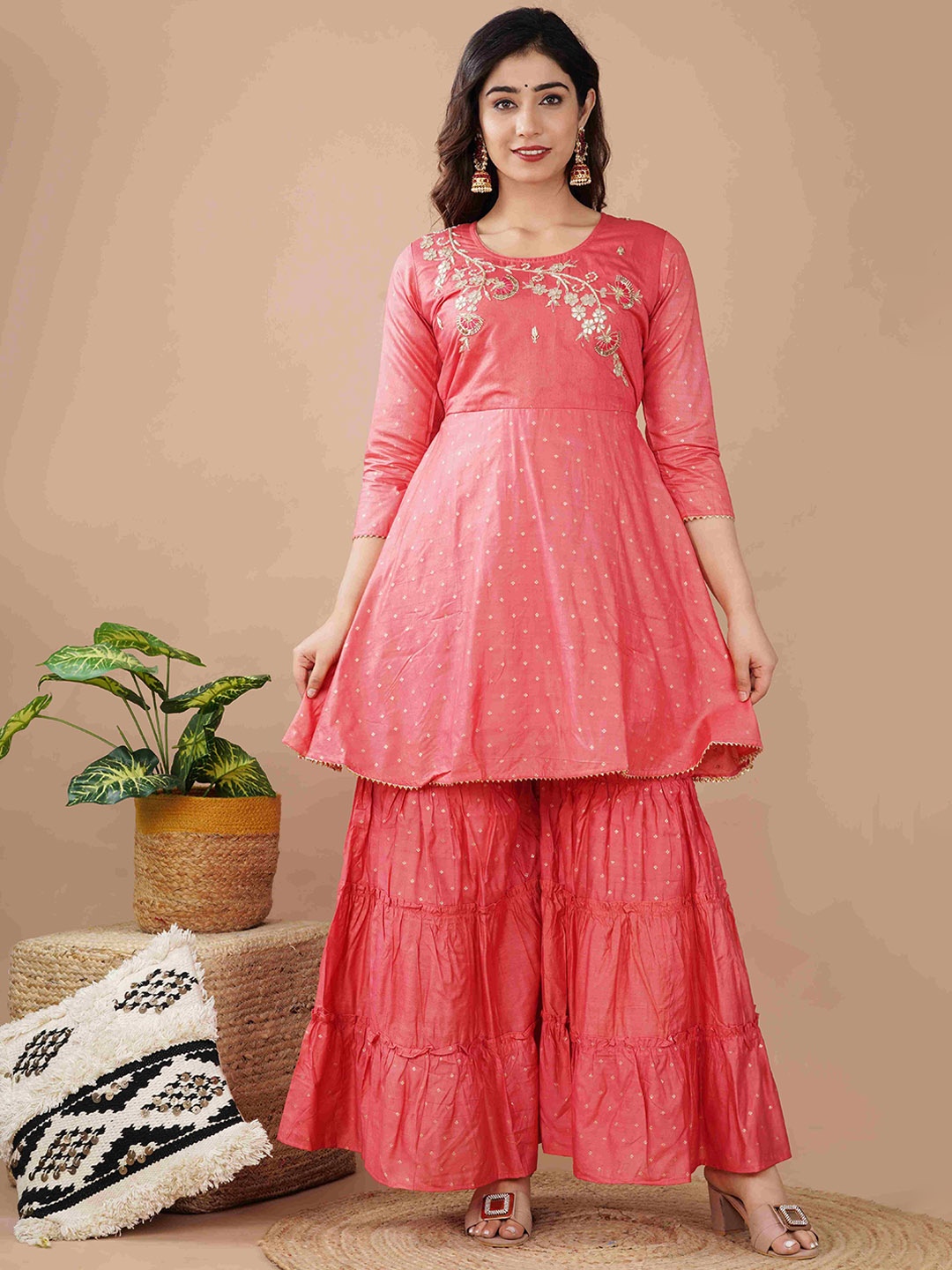 SHAGUNA'S Women Floral Embroidered Regular Patchwork Chanderi Silk Kurta with Sharara, Pink
SHAGUNA'S Women Floral Embroidered Regular Patchwork Chanderi Silk Kurta with Sharara, Pink