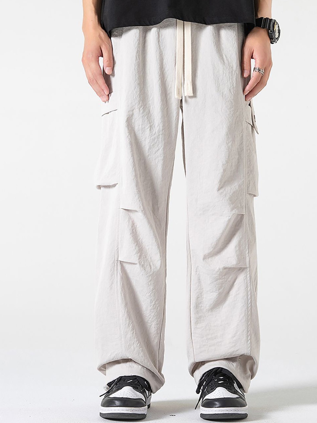 StyleCast x Revolte Men Loose Fit Easy Wash Pleated Solid Mid-Rise Cigarette Trousers, Khaki
StyleCast x Revolte Men Loose Fit Easy Wash Pleated Solid Mid-Rise Cigarette Trousers, Khaki