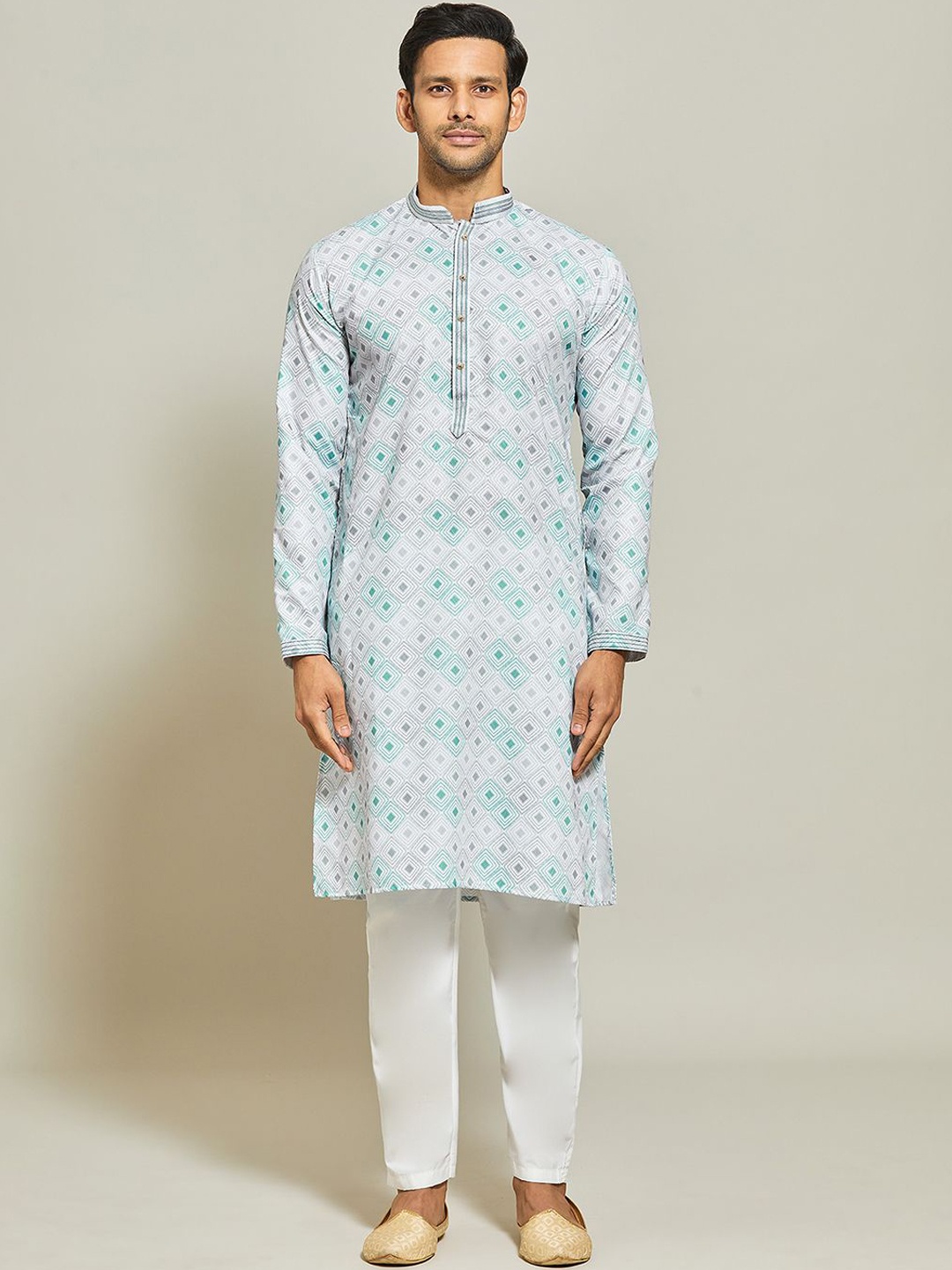 Arihant Rai Sinha Geometric Printed Mandarin Collar Pure Cotton Kurta with Trouser, Green
Arihant Rai Sinha Geometric Printed Mandarin Collar Pure Cotton Kurta with Trouser, Green