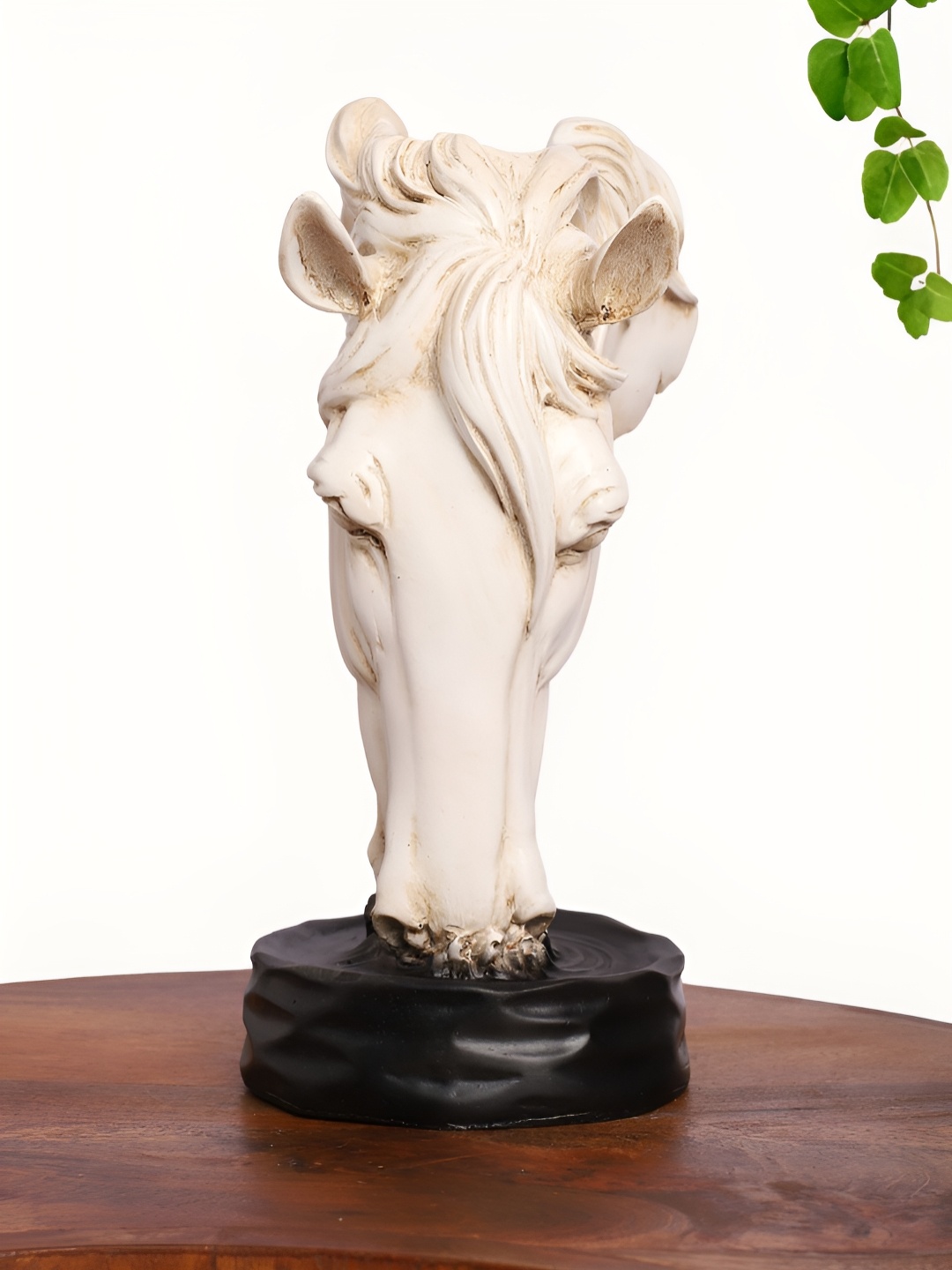 INTERNATIONAL GIFT Animal Showpiece White And Black Horse Animal Figurine Showpiece
INTERNATIONAL GIFT Animal Showpiece White And Black Horse Animal Figurine Showpiece