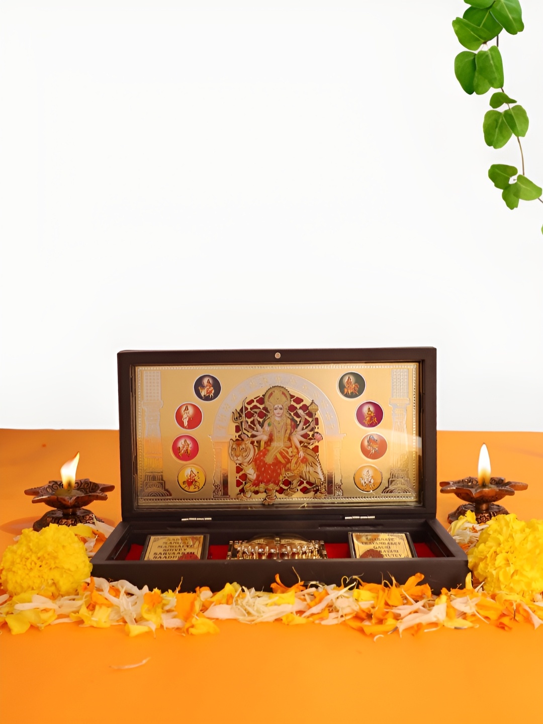 INTERNATIONAL GIFT Gold-Toned Mata Laxmi Charan Paduka Box Religious Pooja Essentials
INTERNATIONAL GIFT Gold-Toned Mata Laxmi Charan Paduka Box Religious Pooja Essentials