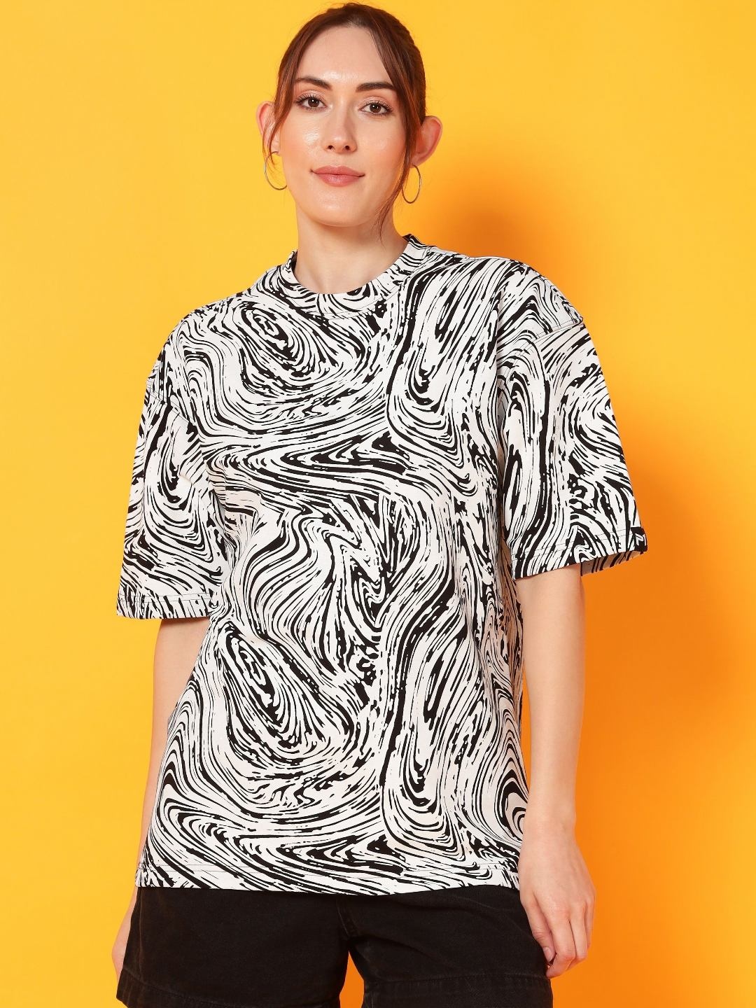 PockMAN Women Bio Finish Abstract Printed Round Neck Cotton Relaxed Fit T-shirt, Black
PockMAN Women Bio Finish Abstract Printed Round Neck Cotton Relaxed Fit T-shirt, Black