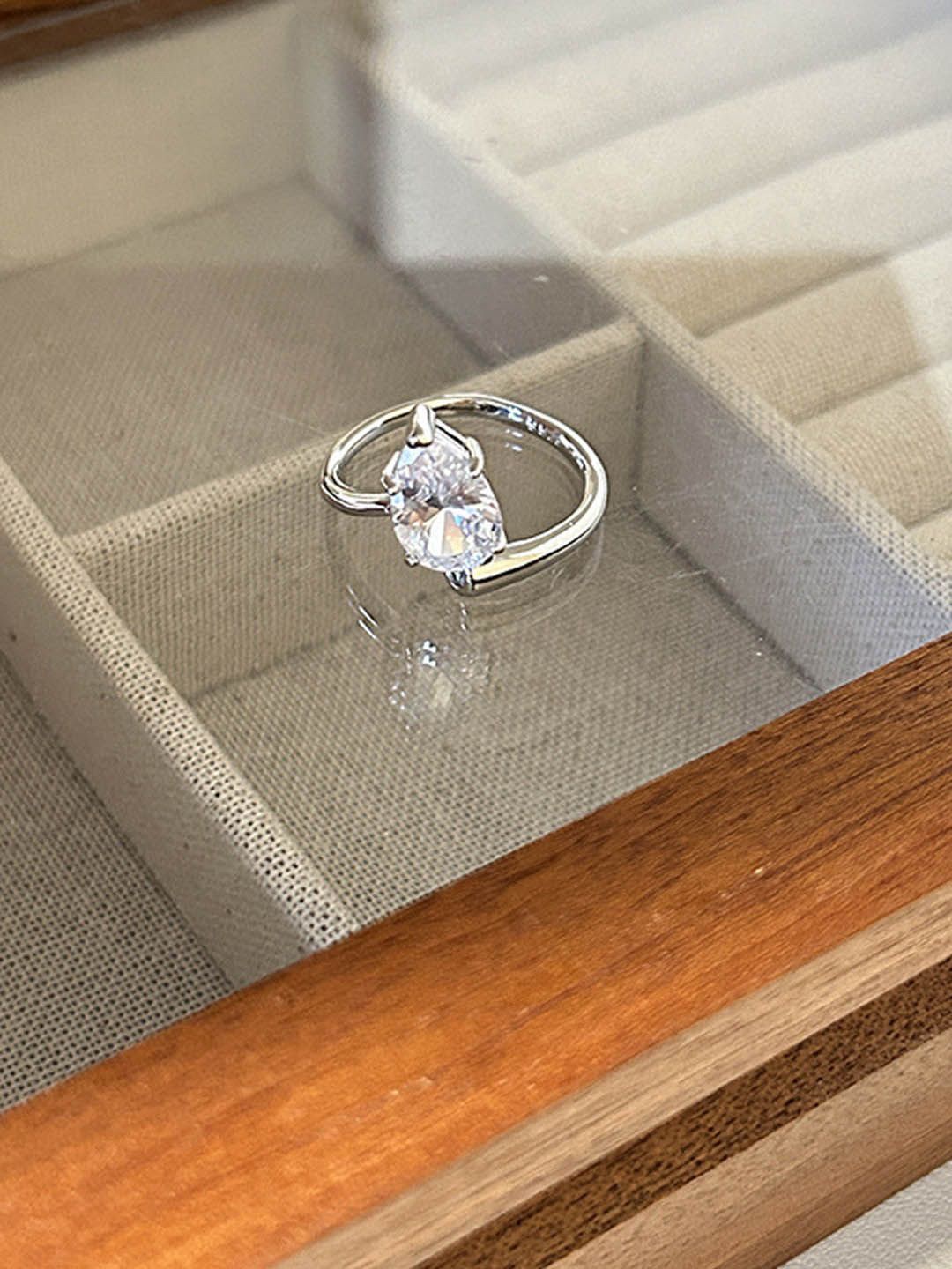 StyleCast Elegant Silver-Plated Silver-Toned Artificial Stones Studded Finger Ring
StyleCast Elegant Silver-Plated Silver-Toned Artificial Stones Studded Finger Ring