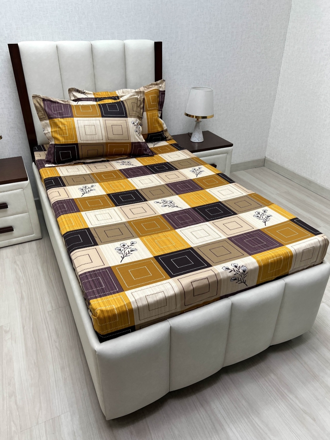 Pure Decor Mustard & Grey Geometric 260 TC Cotton Single Bedsheet Set 1.73 m x 2.36 m
Pure Decor Mustard & Grey Geometric 260 TC Cotton Single Bedsheet Set 1.73 m x 2.36 m