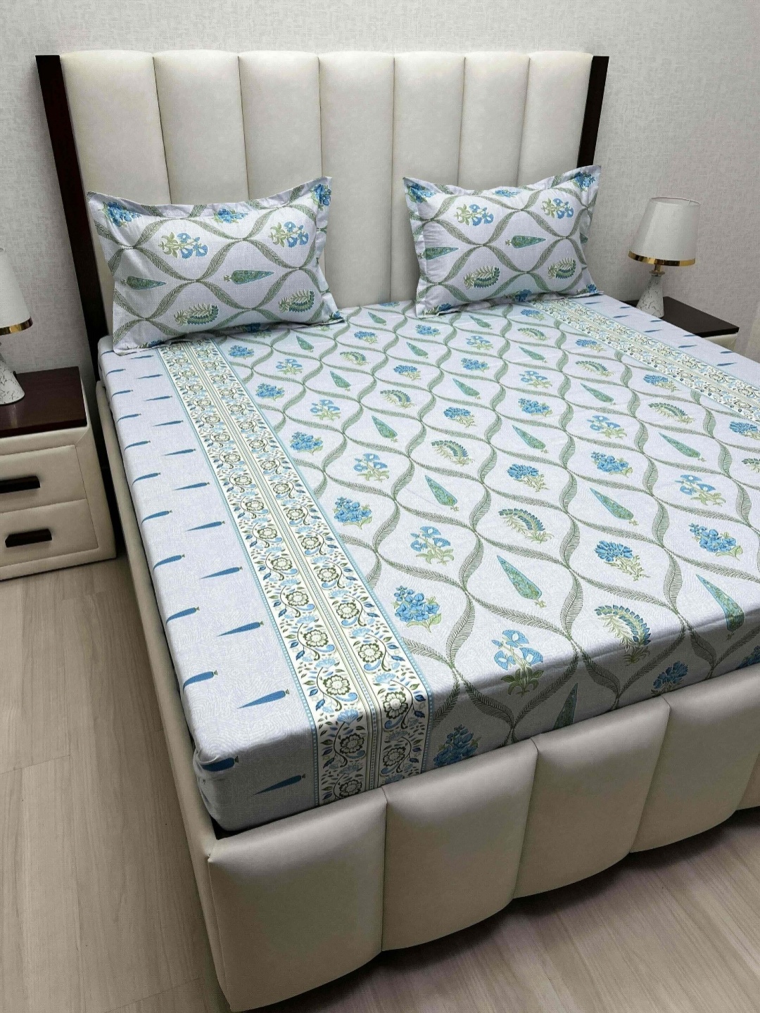 Pure Decor Royal Passion Green Printed Pure Cotton 200 TC Queen Bedsheet set 2.28m x 2.54m
Pure Decor Royal Passion Green Printed Pure Cotton 200 TC Queen Bedsheet set 2.28m x 2.54m