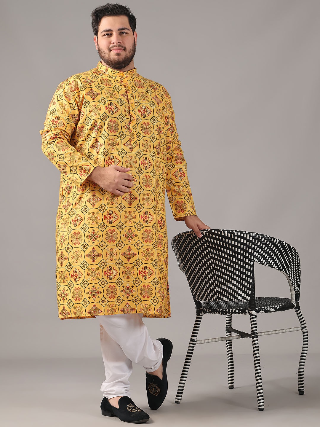 SOJANYA PLUS Plus Size Men Ethnic Motifs Printed Band Collar Straight Kurta With Pyjamas, Yellow
SOJANYA PLUS Plus Size Men Ethnic Motifs Printed Band Collar Straight Kurta With Pyjamas, Yellow