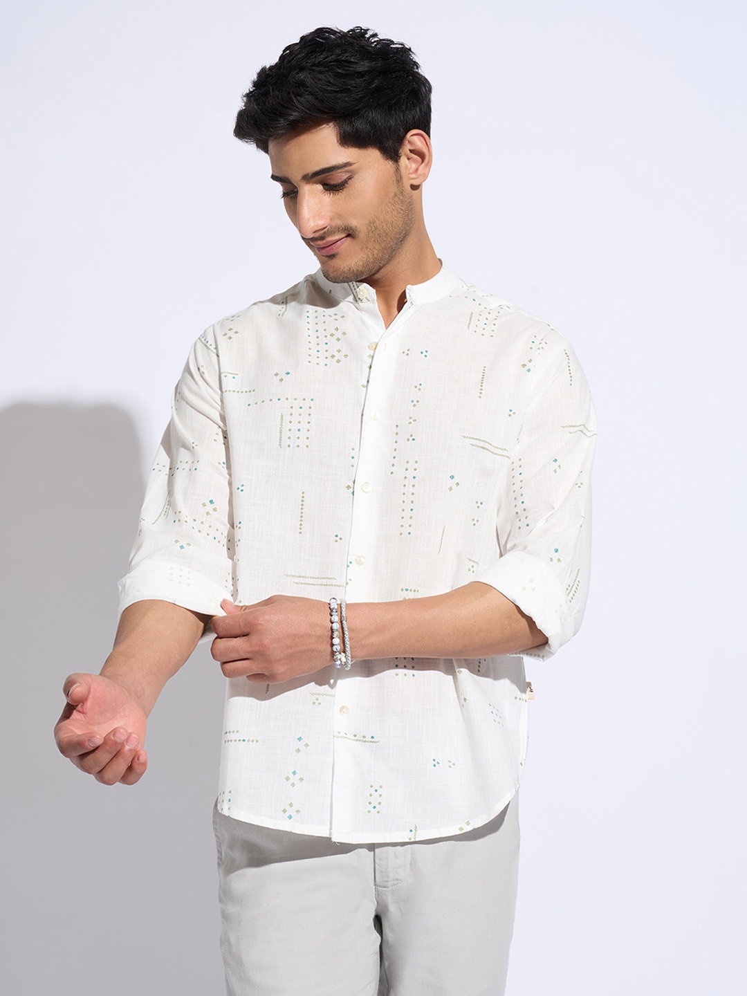 indus route by Pantaloons Men Band Collar Geometric Printed Cotton Casual Shirt, Off white
indus route by Pantaloons Men Band Collar Geometric Printed Cotton Casual Shirt, Off white