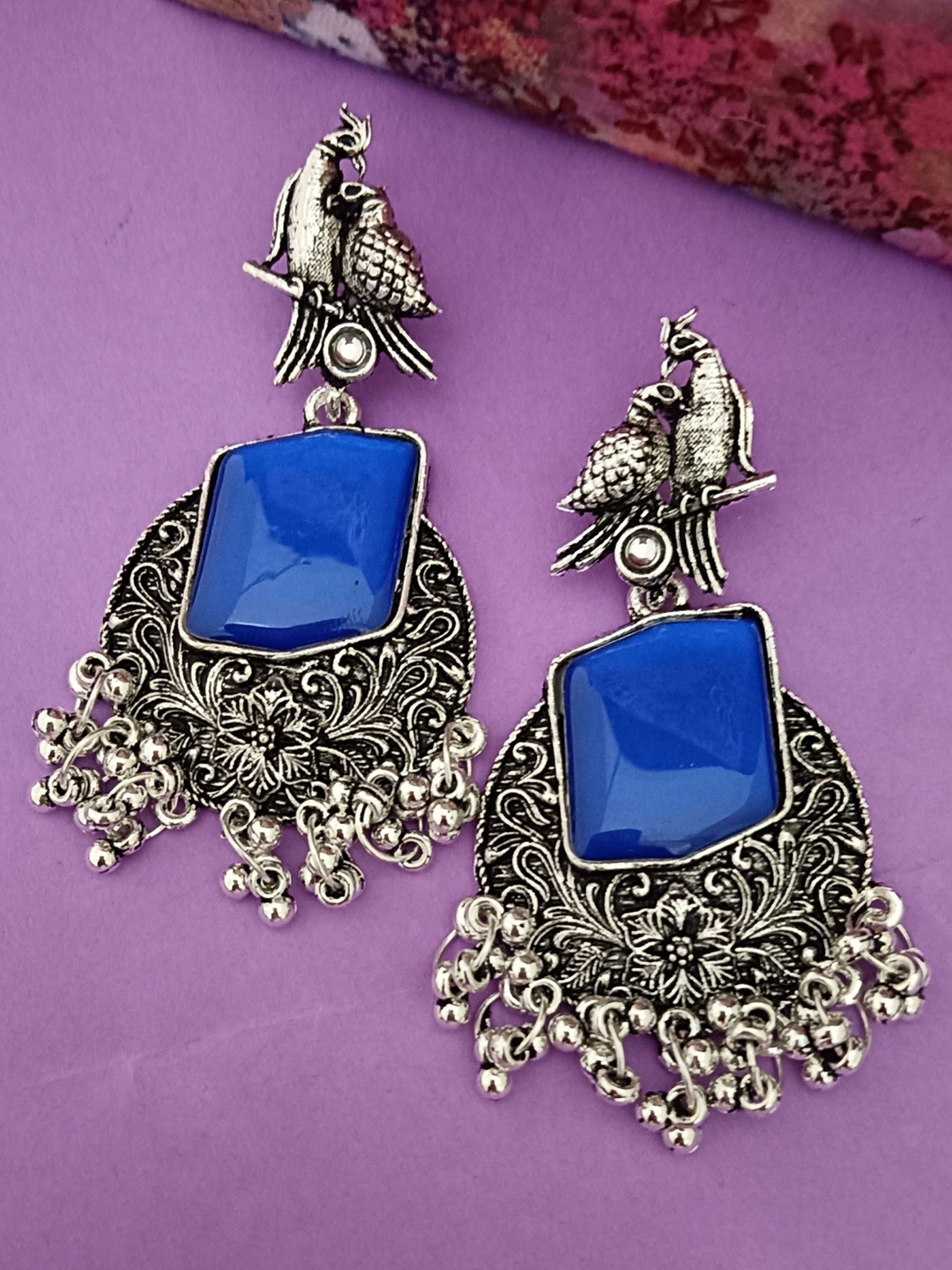 EVY Monalisa Silver-Plated CZ Stones Studded Contemporary Shaped Oxidized Drop Earrings, Navy blue
EVY Monalisa Silver-Plated CZ Stones Studded Contemporary Shaped Oxidized Drop Earrings, Navy blue