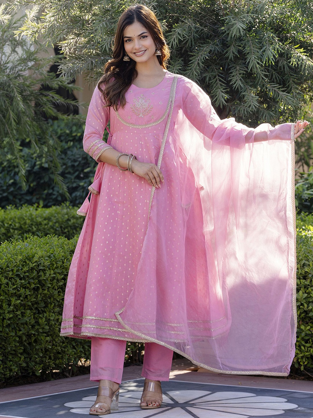 Anouk Pink Floral Embroidered Panelled Chanderi Silk Anarkali Kurta With Trouser & Dupatta
Anouk Pink Floral Embroidered Panelled Chanderi Silk Anarkali Kurta With Trouser & Dupatta