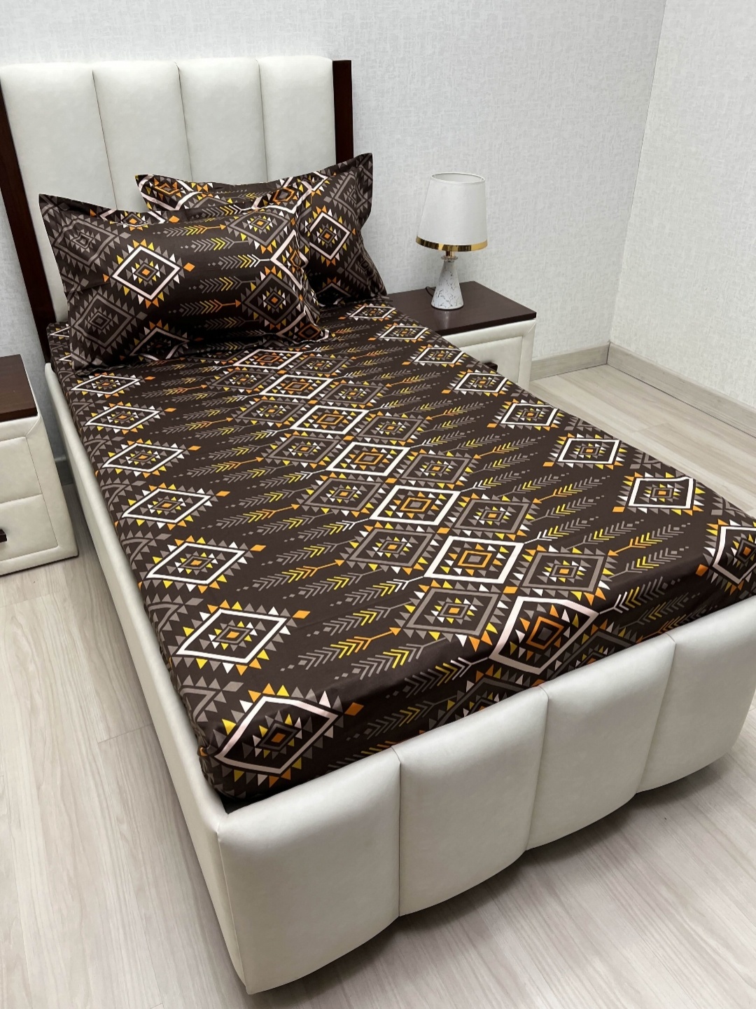 Pure Decor Lounge Fur Brown Printed Pure Cotton 260 TC Single Bedsheet Set 1.73m x 2.36m
Pure Decor Lounge Fur Brown Printed Pure Cotton 260 TC Single Bedsheet Set 1.73m x 2.36m