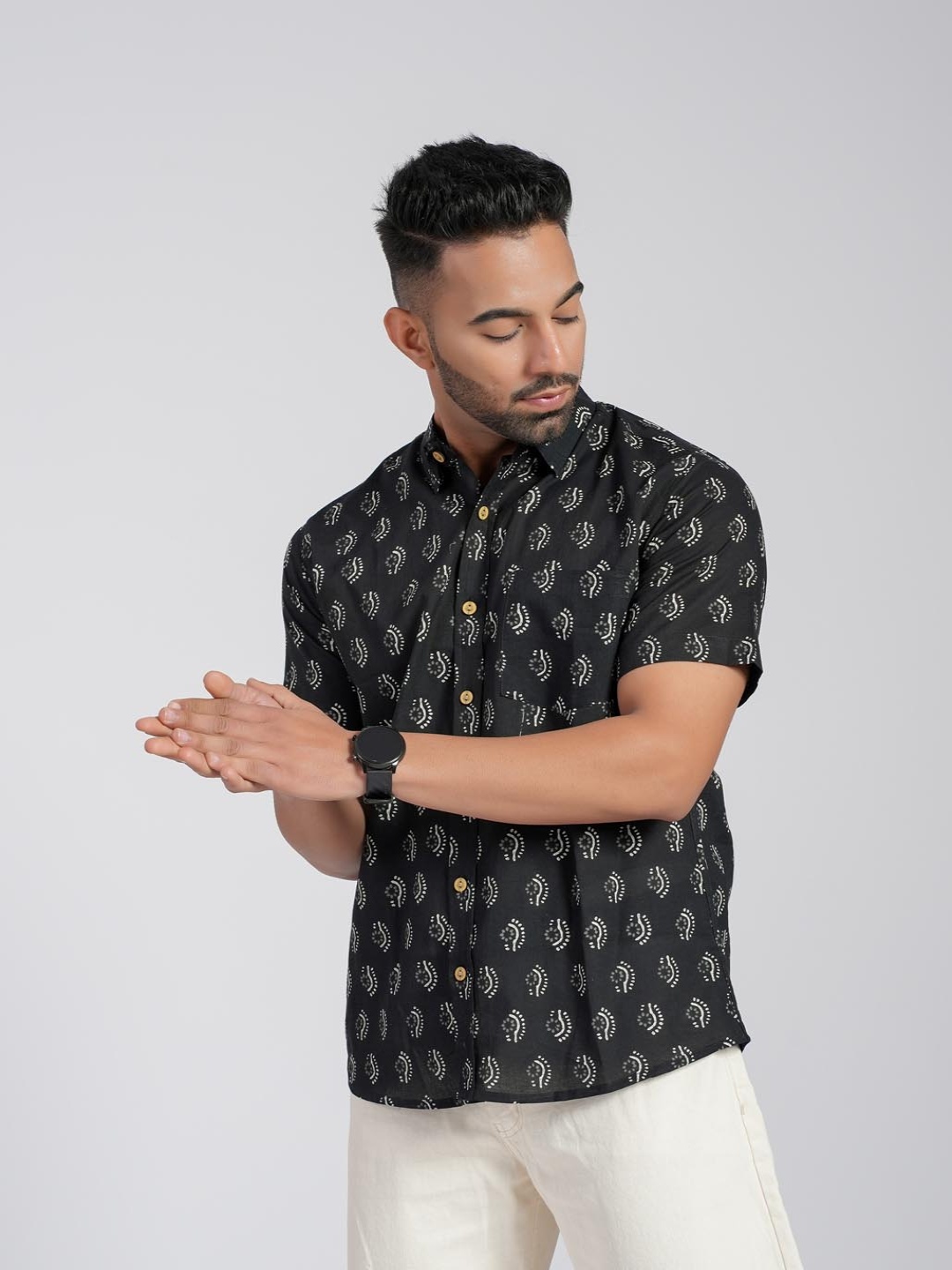 Cotton Curio Men Comfort Fit Spread Collar Floral Printed Cotton Casual Shirt, Black
Cotton Curio Men Comfort Fit Spread Collar Floral Printed Cotton Casual Shirt, Black