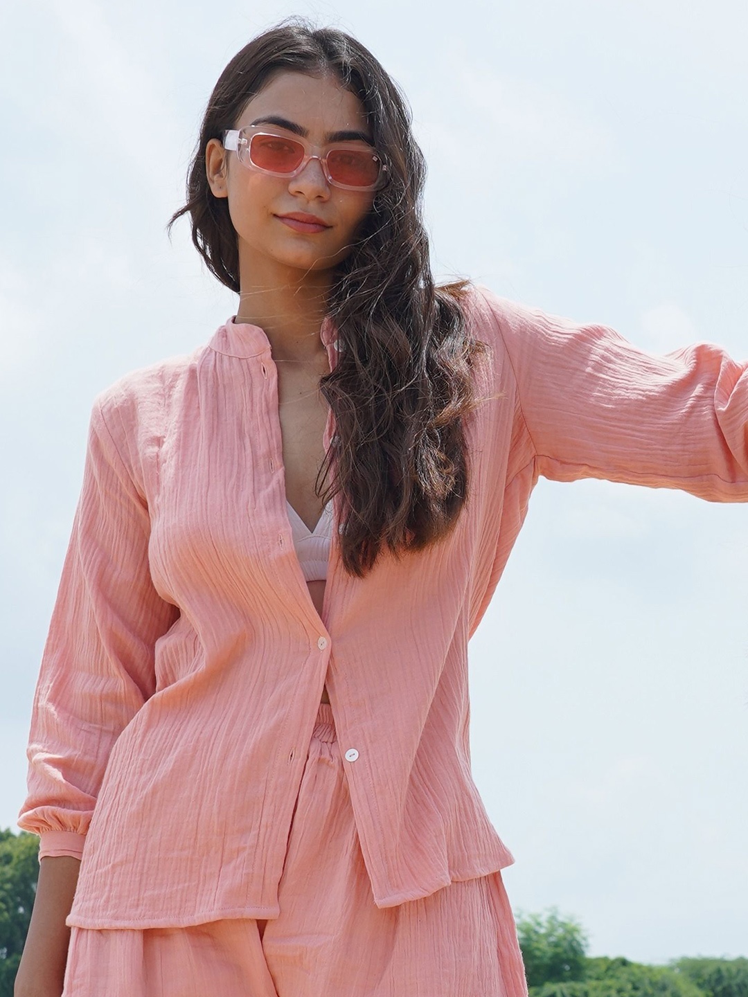 House of Harakh Women Comfort Fit Mandarin Collar Vertical Striped Cotton Casual Shirt, Pink
House of Harakh Women Comfort Fit Mandarin Collar Vertical Striped Cotton Casual Shirt, Pink