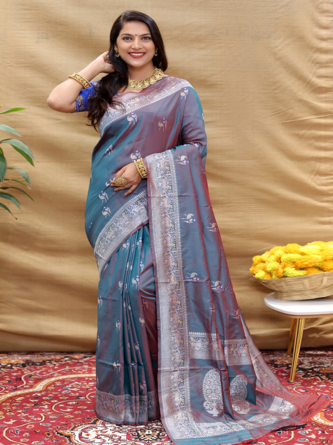 amirat Perrot Silver Ethnic Motifs Woven Design Zari Pure Silk Banarasi Saree, Grey
amirat Perrot Silver Ethnic Motifs Woven Design Zari Pure Silk Banarasi Saree, Grey