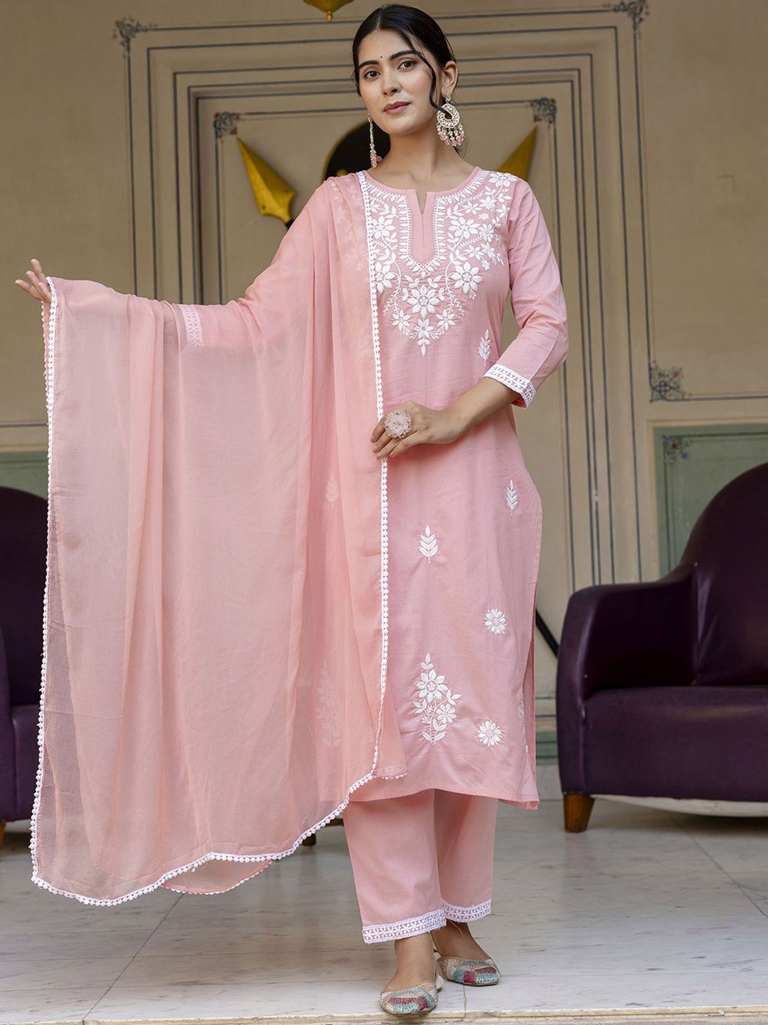 Navlik Women Floral Embroidered Regular Pure Cotton Kurta with Trousers & With Dupatta, Peach
Navlik Women Floral Embroidered Regular Pure Cotton Kurta with Trousers & With Dupatta, Peach