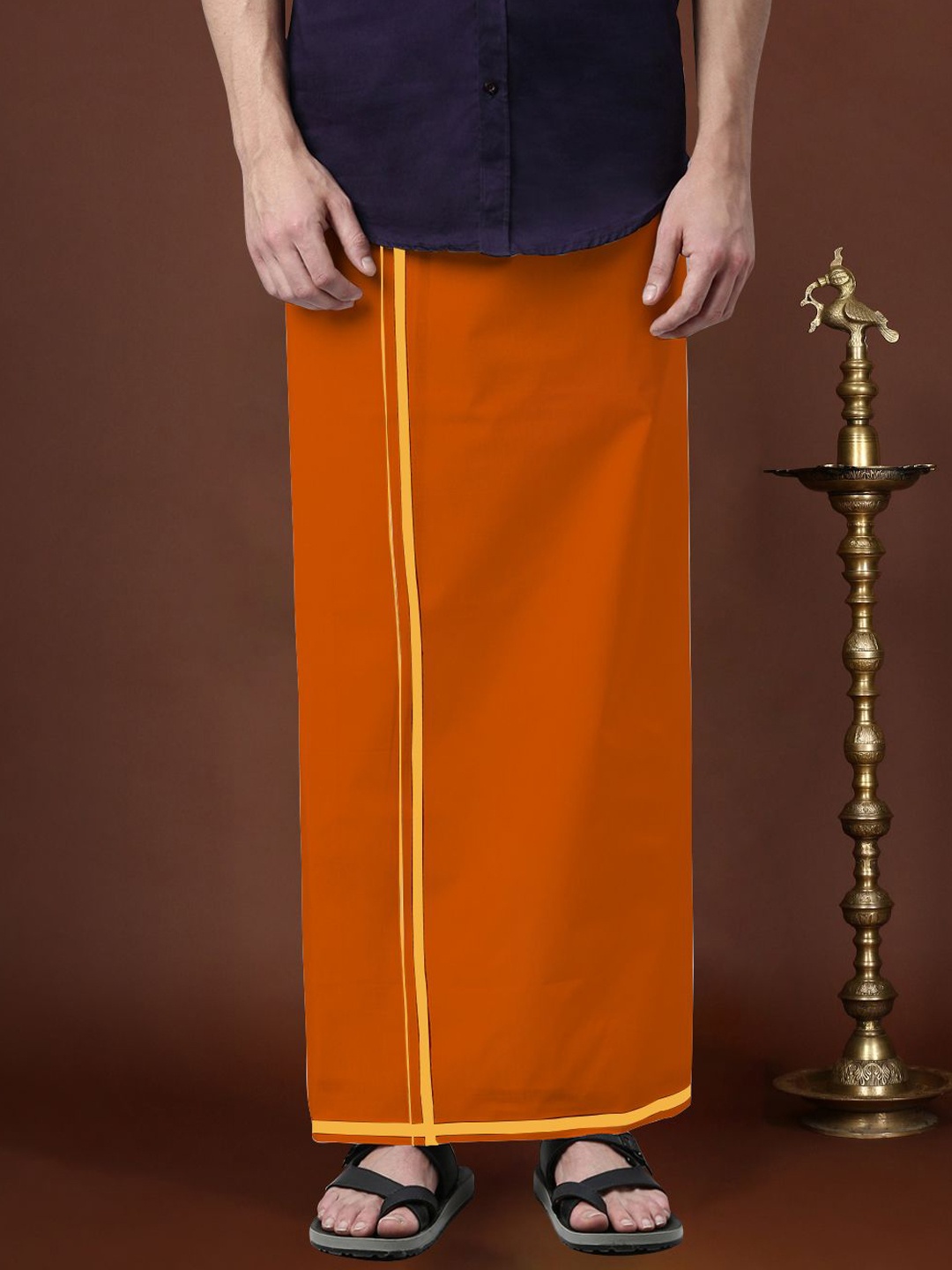 Devala Weavers Society Men Pure Cotton Single Layer Orange Dhoti with Coloured Border
Devala Weavers Society Men Pure Cotton Single Layer Orange Dhoti with Coloured Border