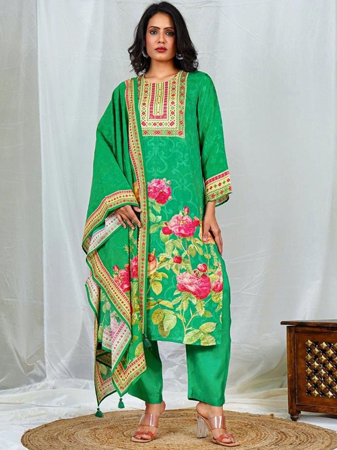 EARTH O FAB Floral Printed Mirror Work Pure Silk Straight Kurta with Palazzos & Dupatta, Green
EARTH O FAB Floral Printed Mirror Work Pure Silk Straight Kurta with Palazzos & Dupatta, Green
