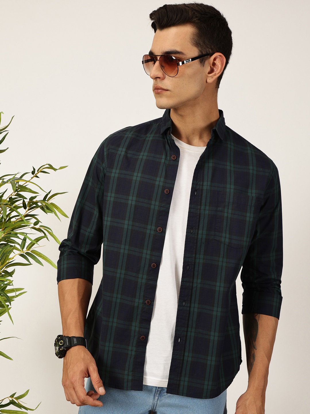 Mast & Harbour Men Premium Fit Spread Collar Tartan Checked Cotton Casual Shirt, Navy blue
Mast & Harbour Men Premium Fit Spread Collar Tartan Checked Cotton Casual Shirt, Navy blue