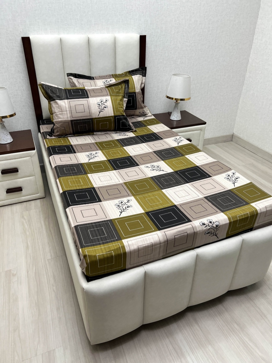 Pure Decor Lounge Fur Grey Printed Pure Cotton 250 TC Single Bedsheet Set 1.73 m x 2.36 m
Pure Decor Lounge Fur Grey Printed Pure Cotton 250 TC Single Bedsheet Set 1.73 m x 2.36 m