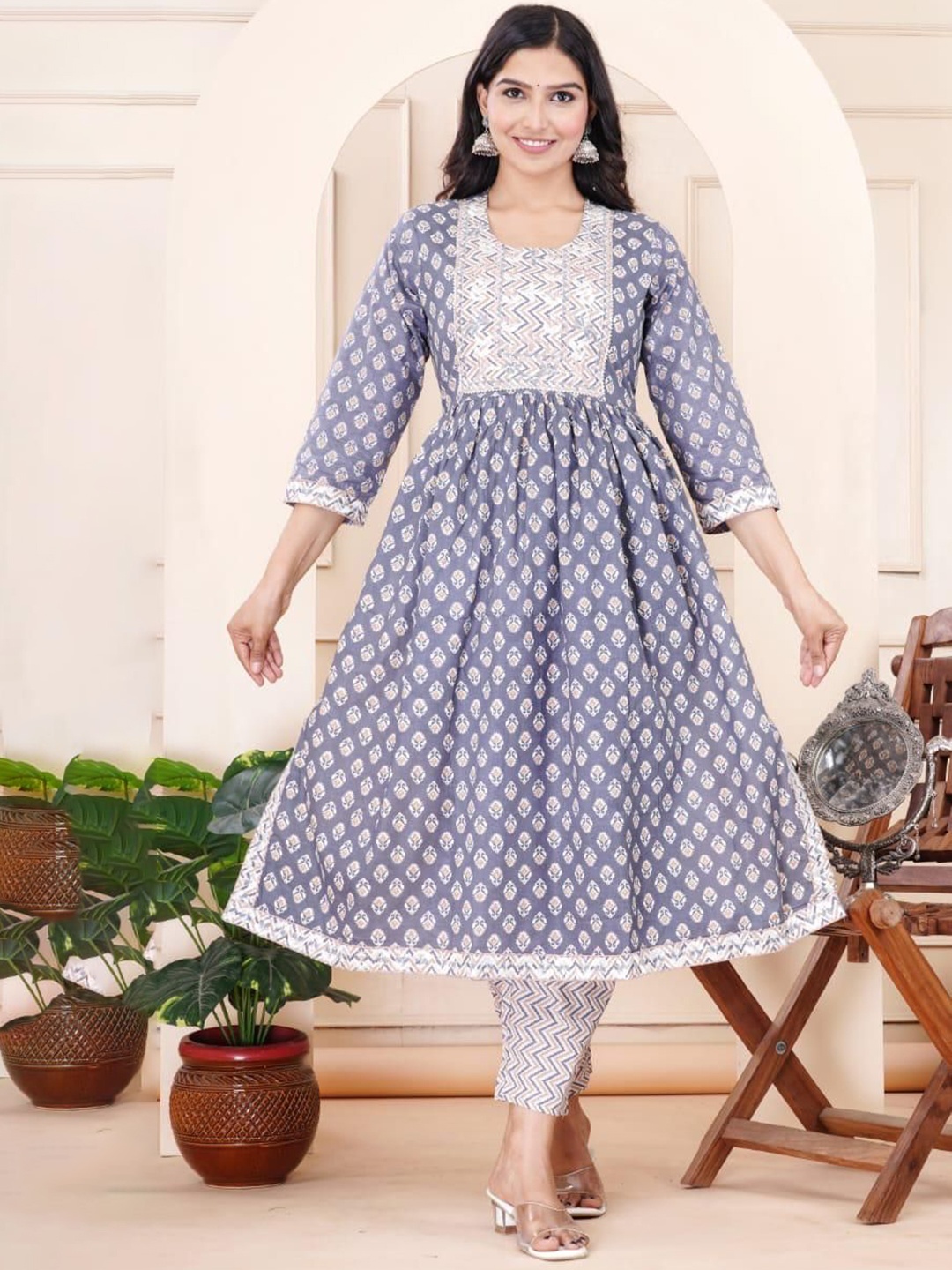 hirangana Floral Printed Thread Work Pure Cotton A-Line Kurta With Trousers, Navy blue
hirangana Floral Printed Thread Work Pure Cotton A-Line Kurta With Trousers, Navy blue