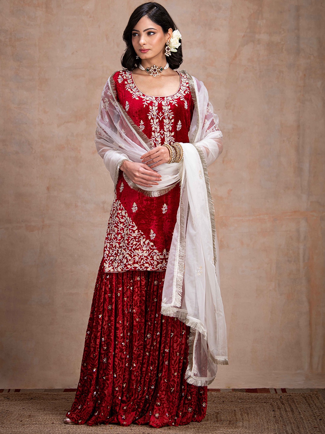 The Front Row Floral Embroidered Beaded Velvet Straight Kurti With Sharara & Dupatta, Red
The Front Row Floral Embroidered Beaded Velvet Straight Kurti With Sharara & Dupatta, Red