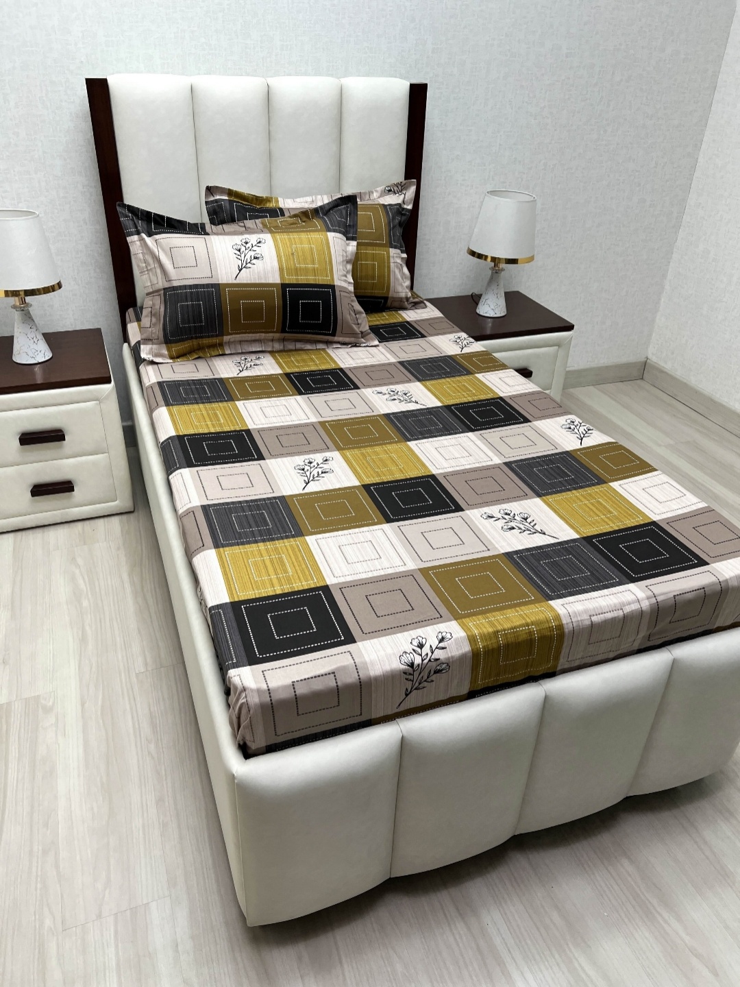 Pure Decor Lounge Fur Brown Printed 330TC Pure Cotton Single Bedsheet Set 1.73m x 2.36m
Pure Decor Lounge Fur Brown Printed 330TC Pure Cotton Single Bedsheet Set 1.73m x 2.36m