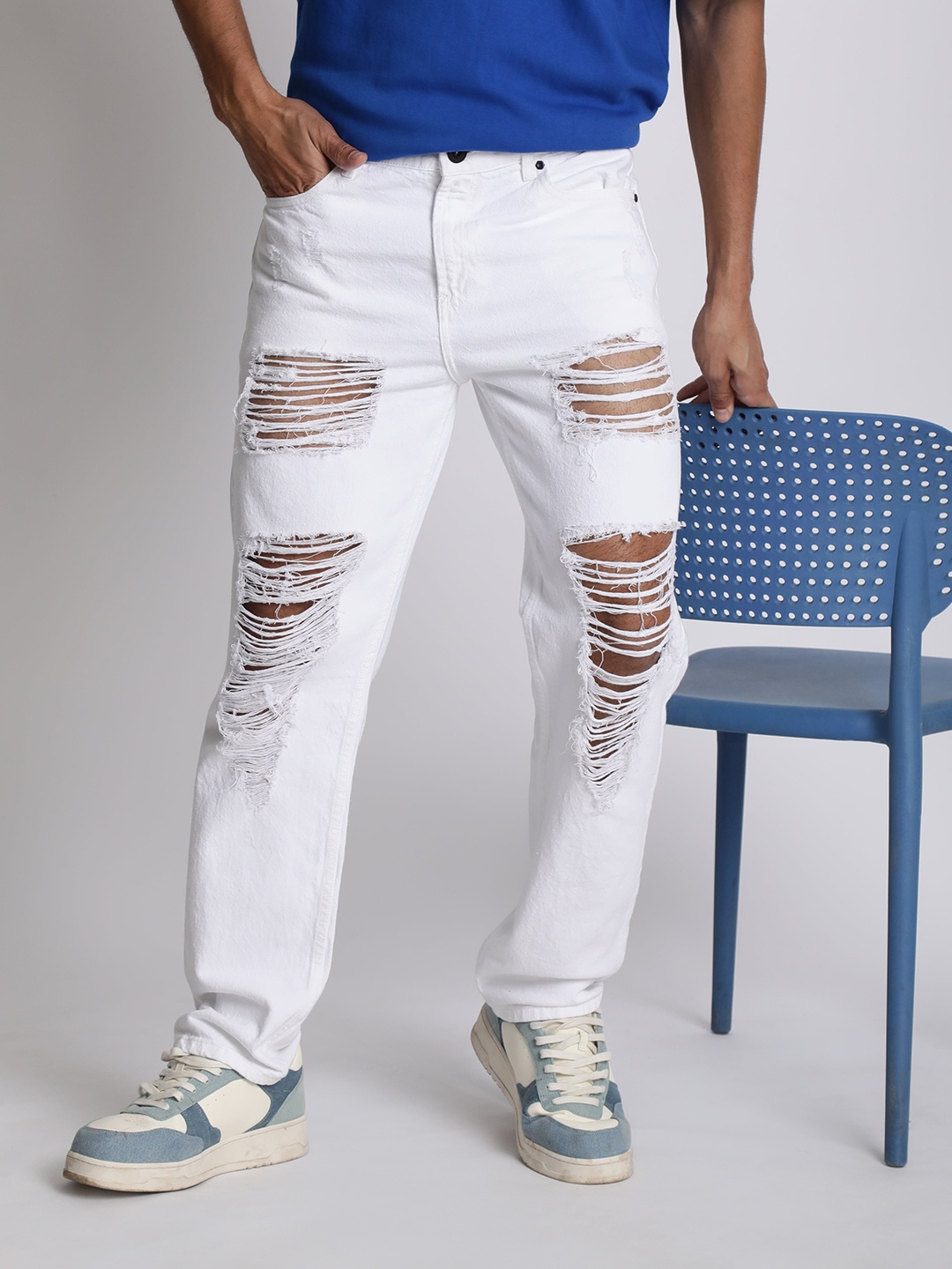 The Roadster Lifestyle Co. Men Mid-Rise Cotton Relaxed-Fit Highly Distressed Jeans, White
The Roadster Lifestyle Co. Men Mid-Rise Cotton Relaxed-Fit Highly Distressed Jeans, White