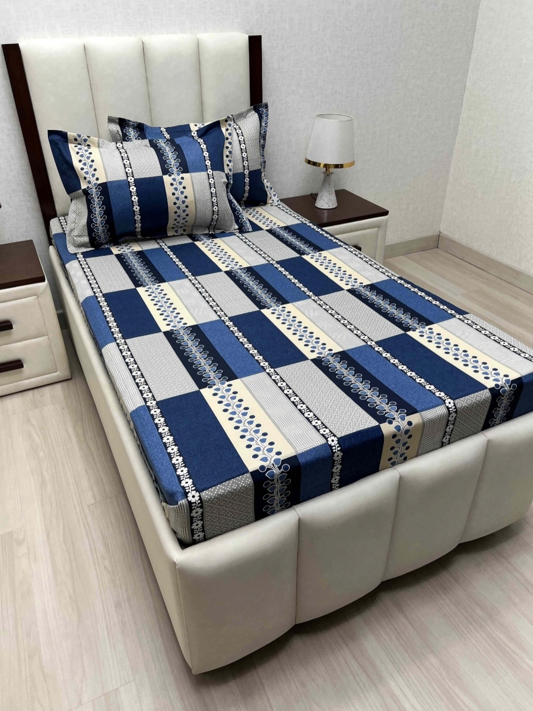 Pure Decor Lounge Fur Grey Printed Pure Cotton 300 TC Single Bedsheet Set 1.73 x 2.36 m, Blue
Pure Decor Lounge Fur Grey Printed Pure Cotton 300 TC Single Bedsheet Set 1.73 x 2.36 m, Blue