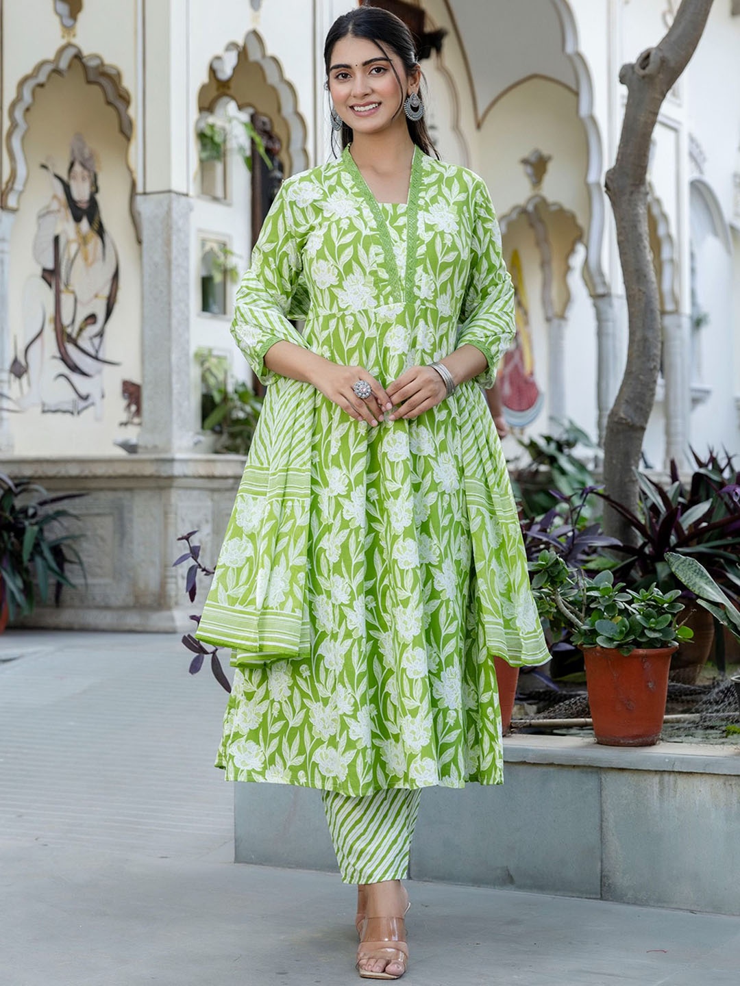GEKHA Floral Printed V-Neck Pure Cotton Anarkali Kurta With Trousers And Dupatta, Green
GEKHA Floral Printed V-Neck Pure Cotton Anarkali Kurta With Trousers And Dupatta, Green