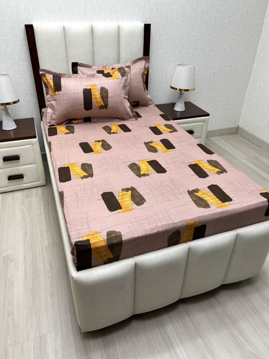 Pure Decor Lounge Fur Pink Abstract 300 TC Pure Cotton Single Bedsheet Set1.73 m x 2.36 m
Pure Decor Lounge Fur Pink Abstract 300 TC Pure Cotton Single Bedsheet Set1.73 m x 2.36 m