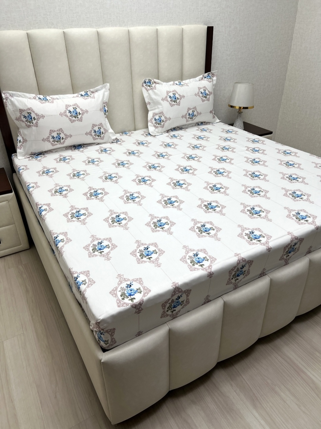 Pure Decor Royal Passion White Floral 400 TC Cotton Queen Bedsheet Set 2.28 m x 2.54 m
Pure Decor Royal Passion White Floral 400 TC Cotton Queen Bedsheet Set 2.28 m x 2.54 m