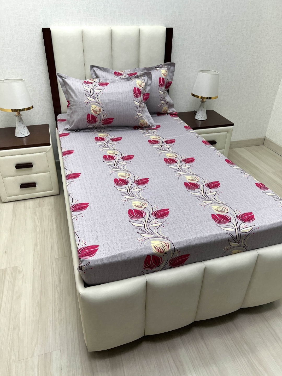 Pure Decor Lounge Fur Purple Printed Pure Cotton 330 TC Single Bedsheet Set 1.73 x 2.36 m
Pure Decor Lounge Fur Purple Printed Pure Cotton 330 TC Single Bedsheet Set 1.73 x 2.36 m